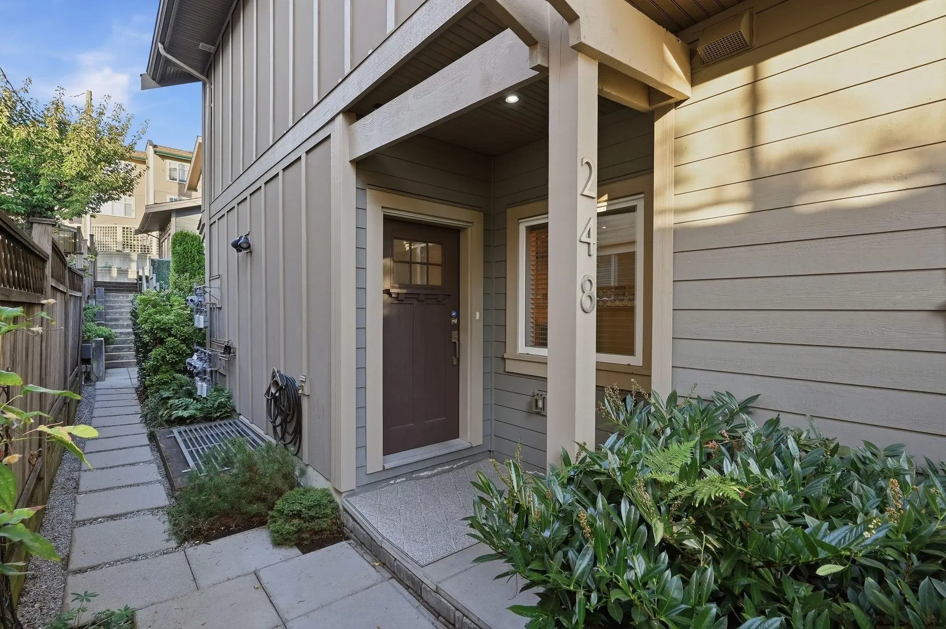 Photo 4 of 40 at 248 E 6th Street