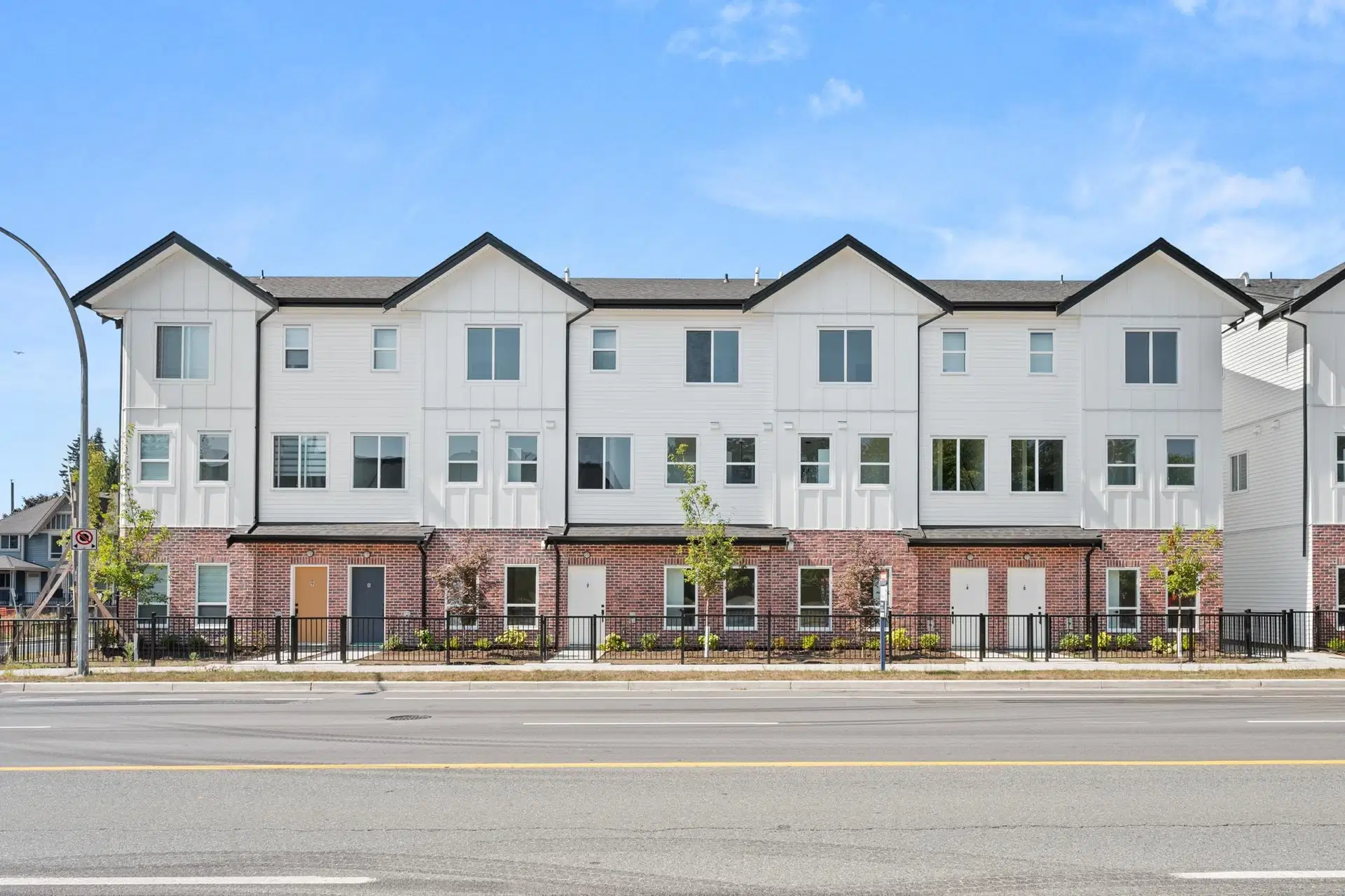 #6 – 31981 Coral Avenue