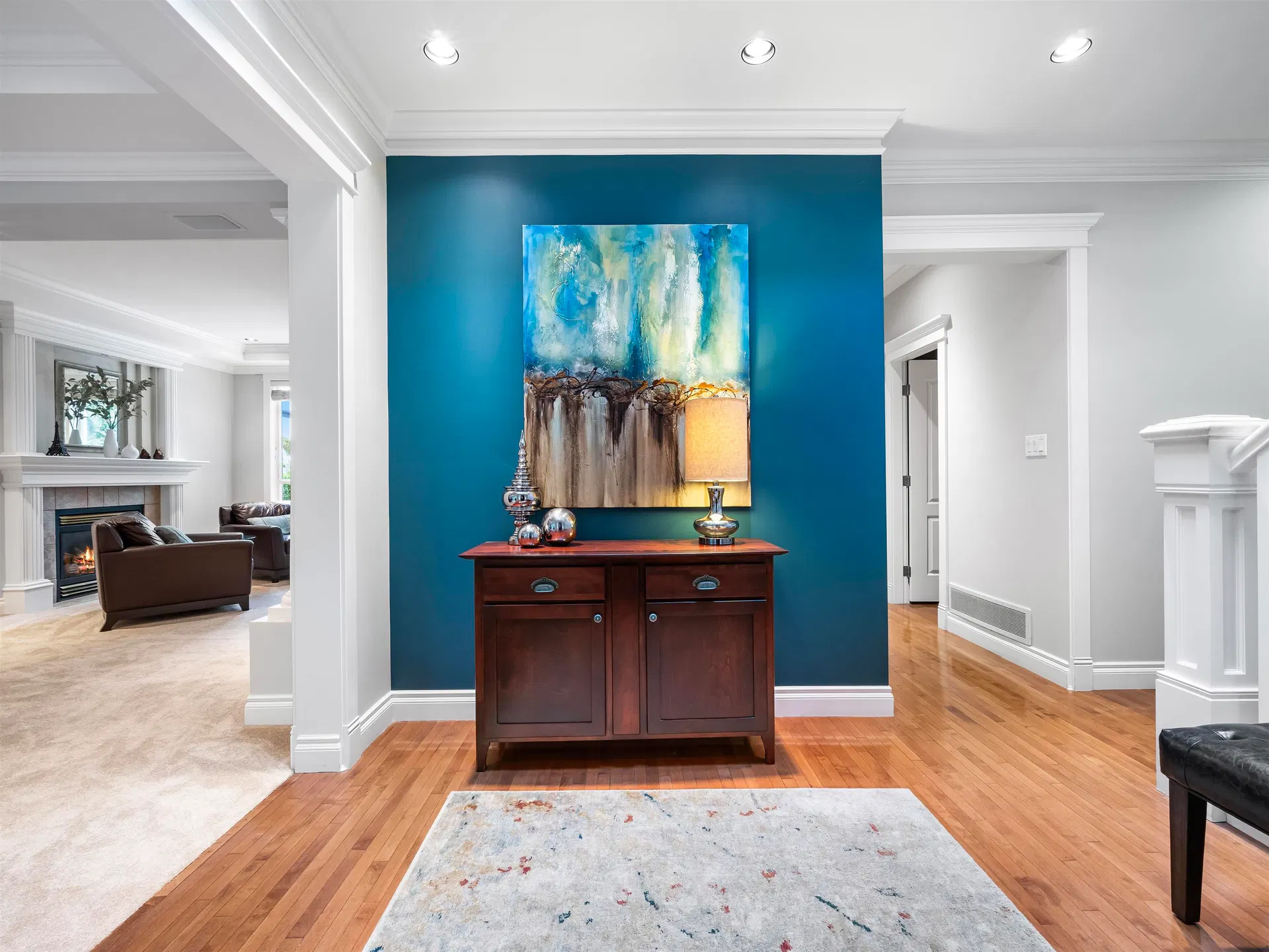 Photo 3 of 40 at 4047 Woodbury Avenue