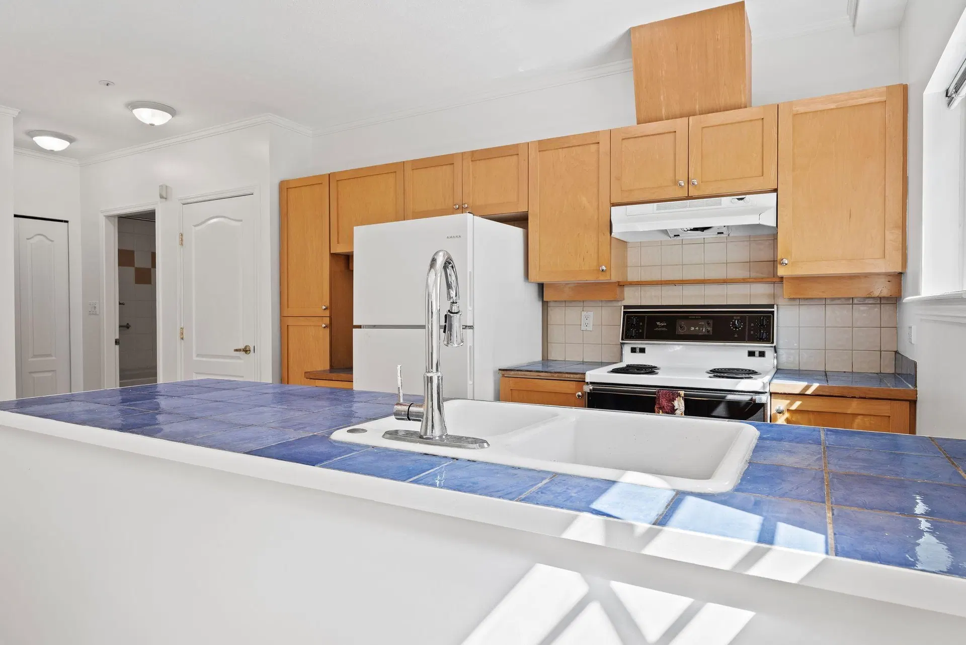 Photo 5 of 36 at 3027 W 7th Avenue