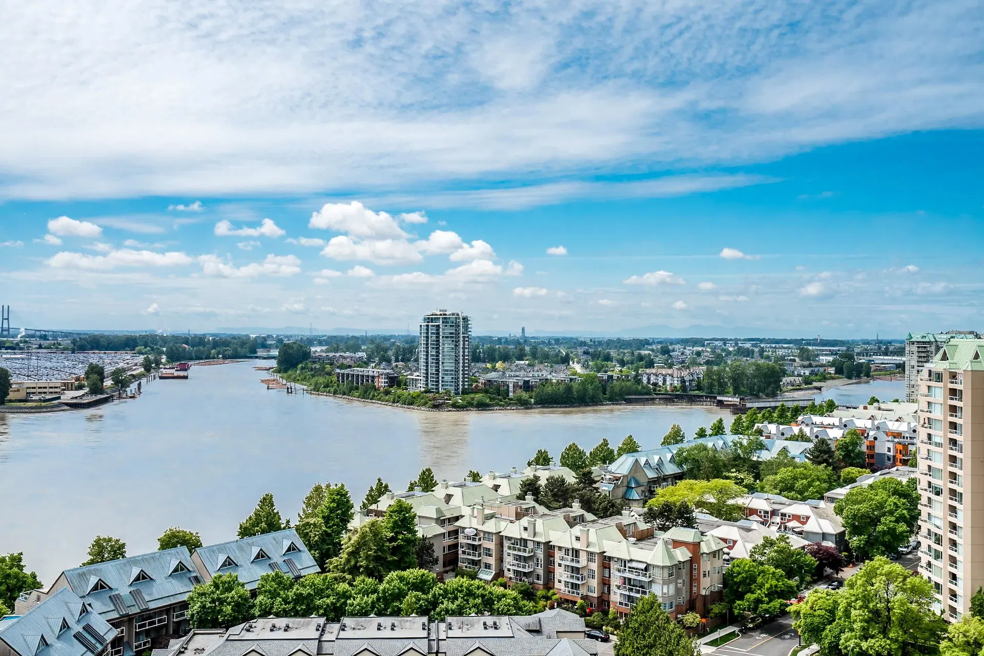 #1811 – 988 Quayside Drive