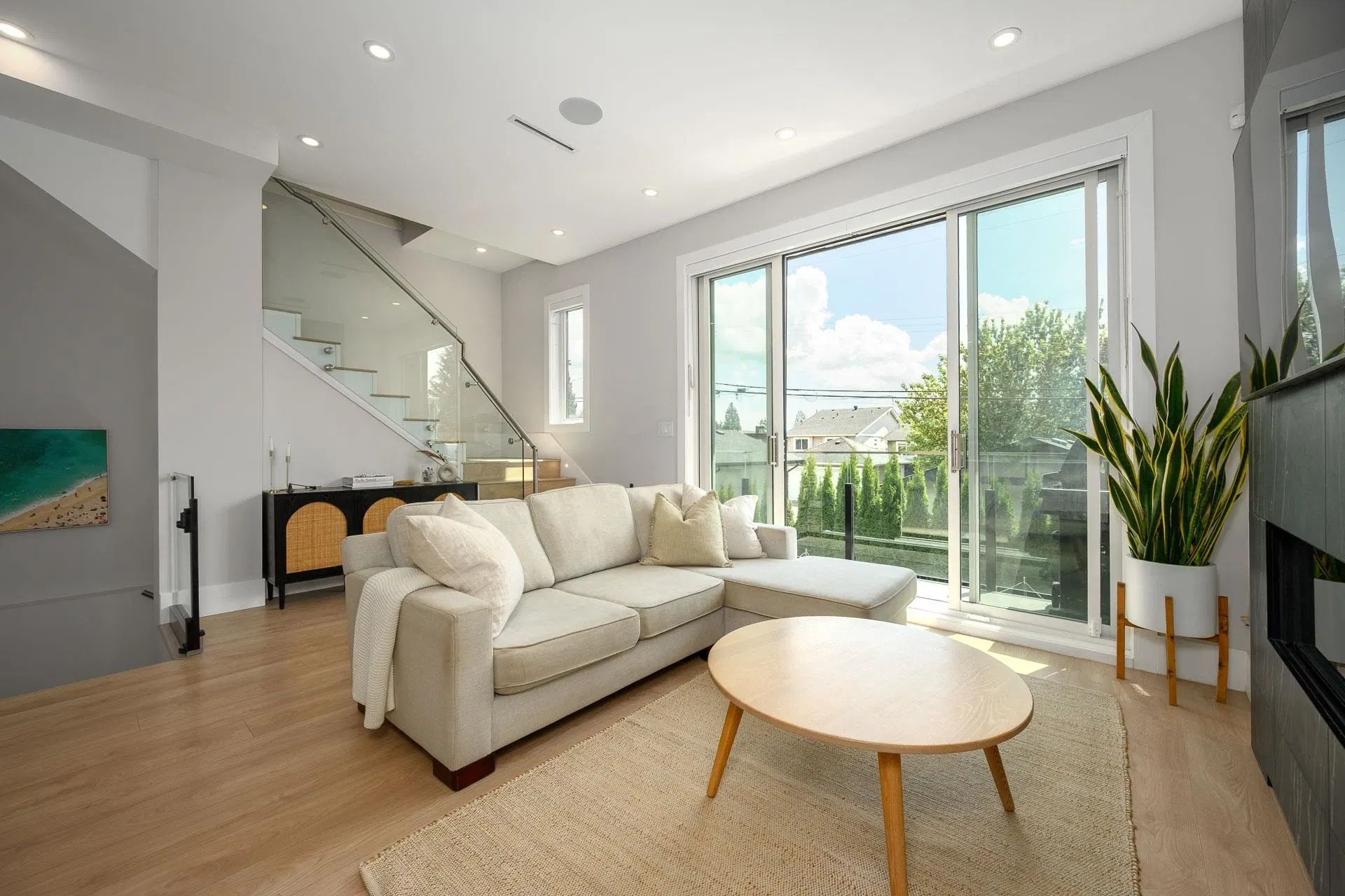 Photo 2 of 40 at #3 – 215 E 21st Street