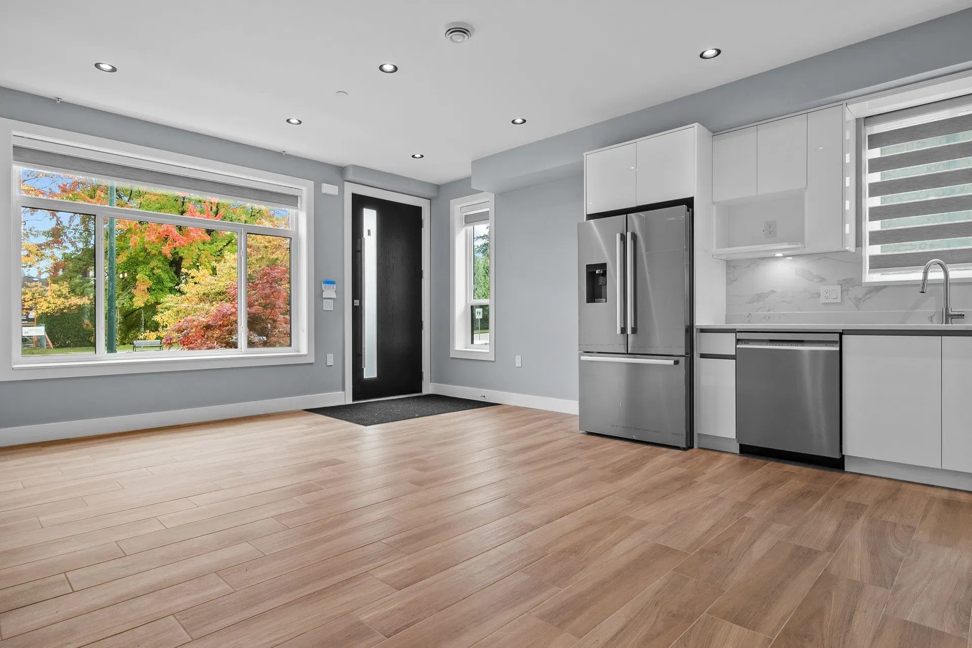 Photo 4 of 25 at #1 – 2557 W King Edward Street