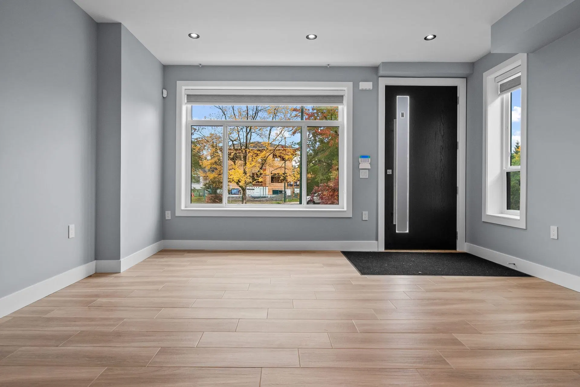 Photo 5 of 25 at #1 – 2557 W King Edward Street