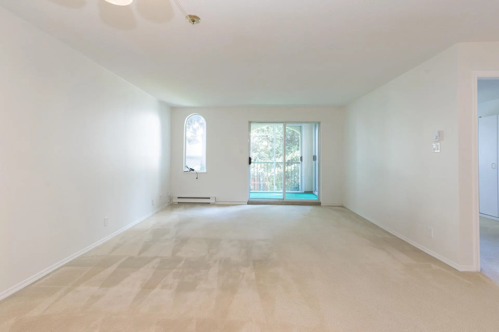 Photo 3 of 11 at #206 – 1447 Best Street