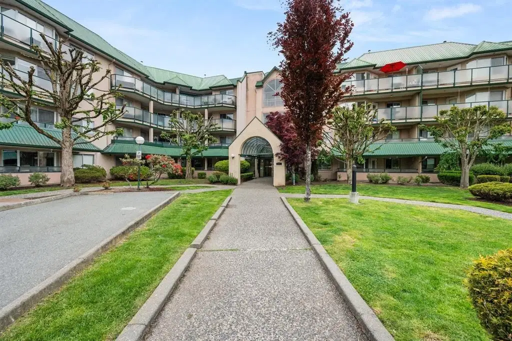 #208 – 2964 Trethewey Street