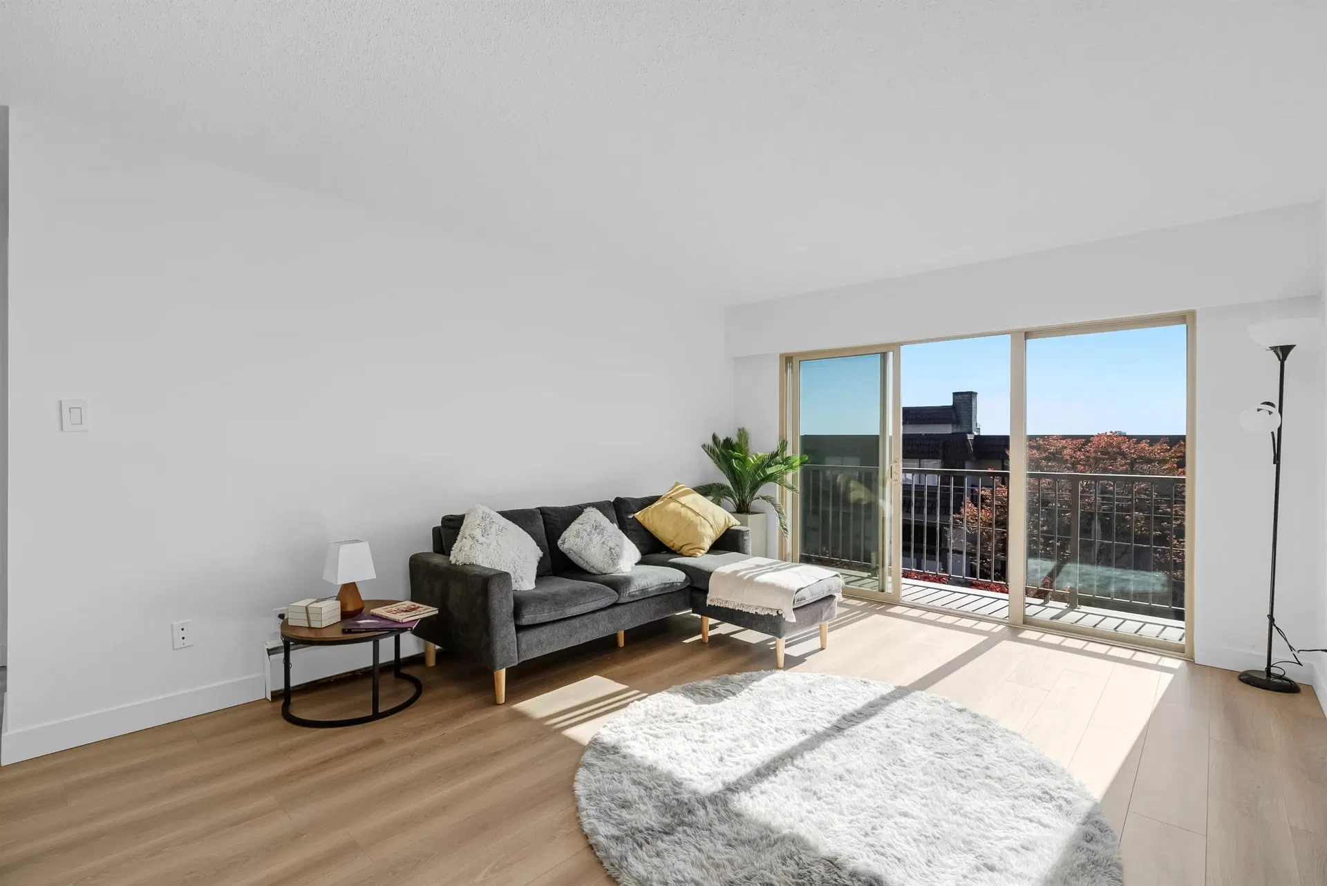 Photo 2 of 33 at #201 – 225 W 3rd Street