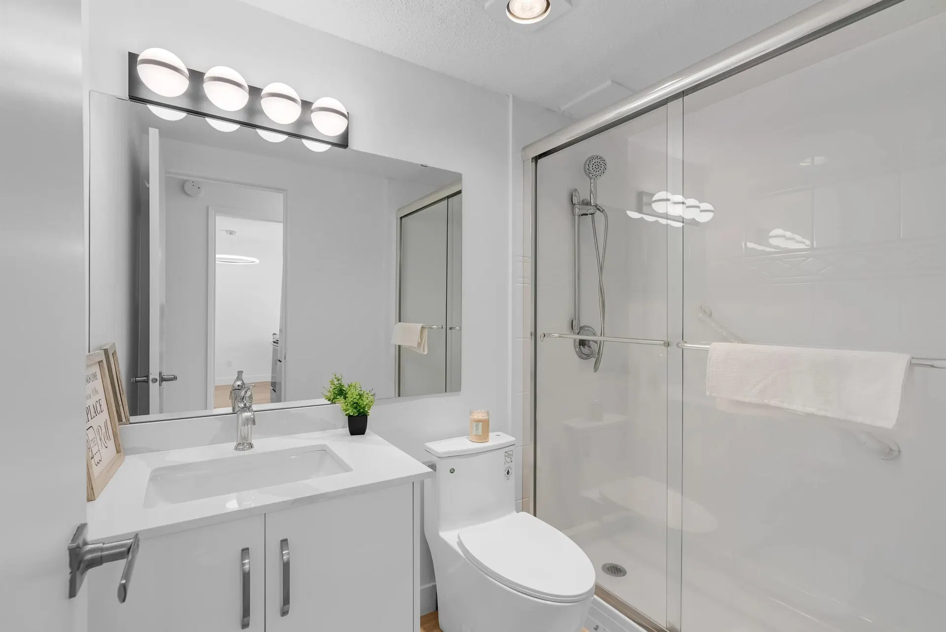 Photo 5 of 33 at #201 – 225 W 3rd Street