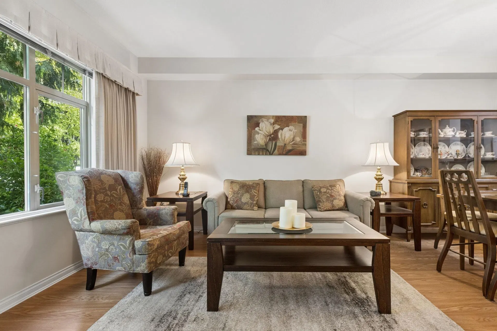 Photo 5 of 15 at #304 – 2059 Chesterfield Avenue