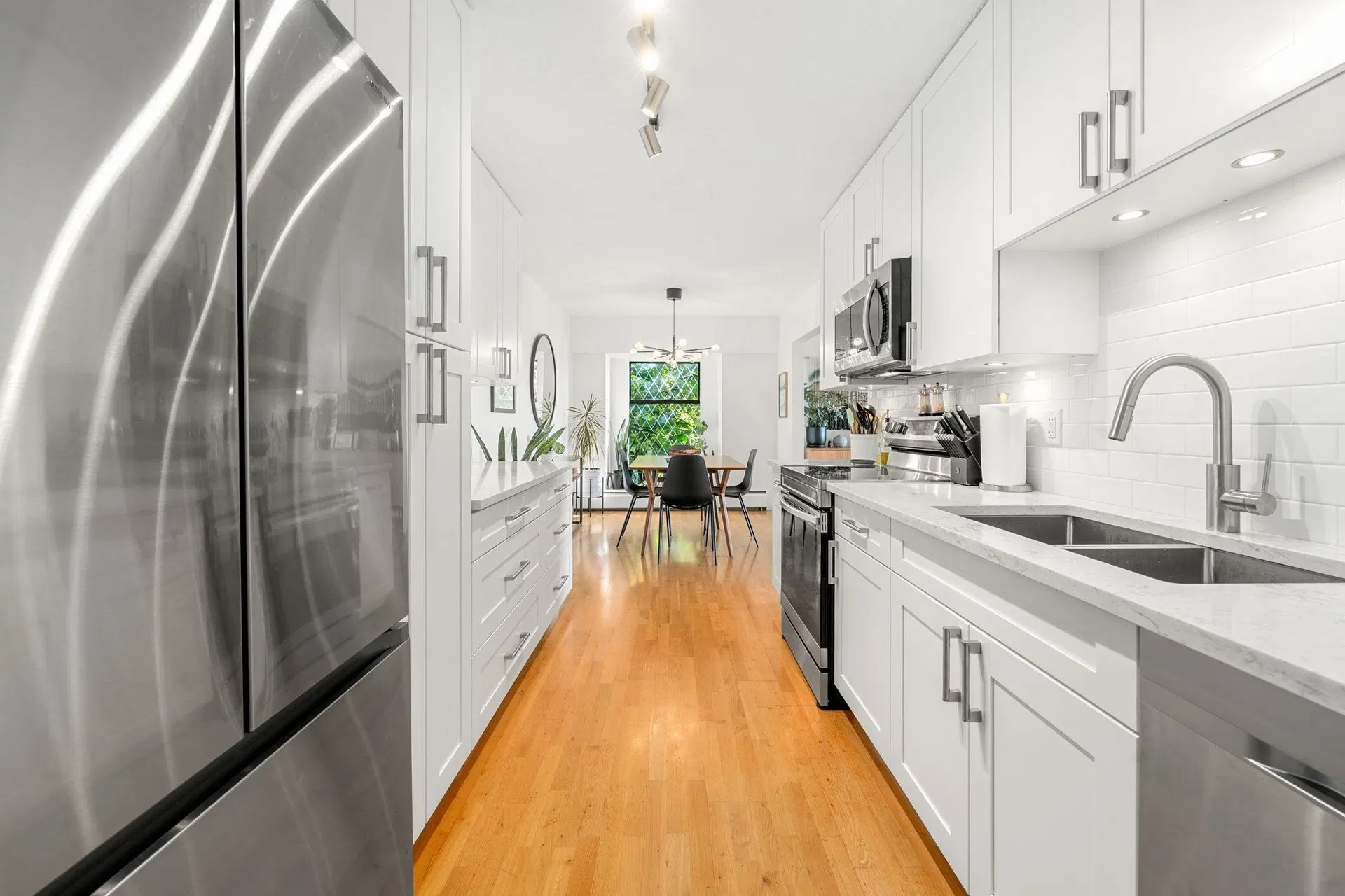 #204 – 150 5th Street