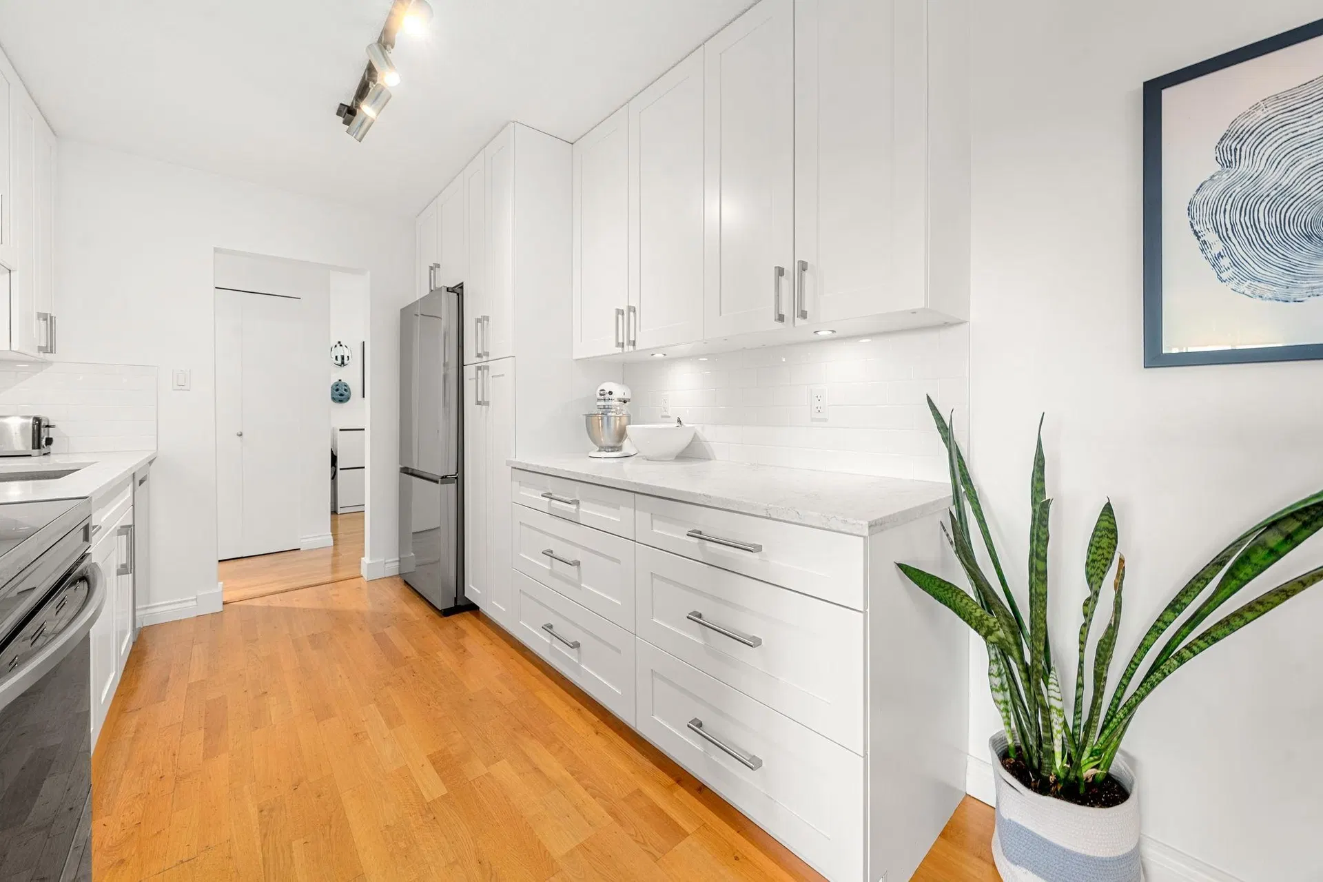 Photo 5 of 39 at #204 – 150 E 5th Street
