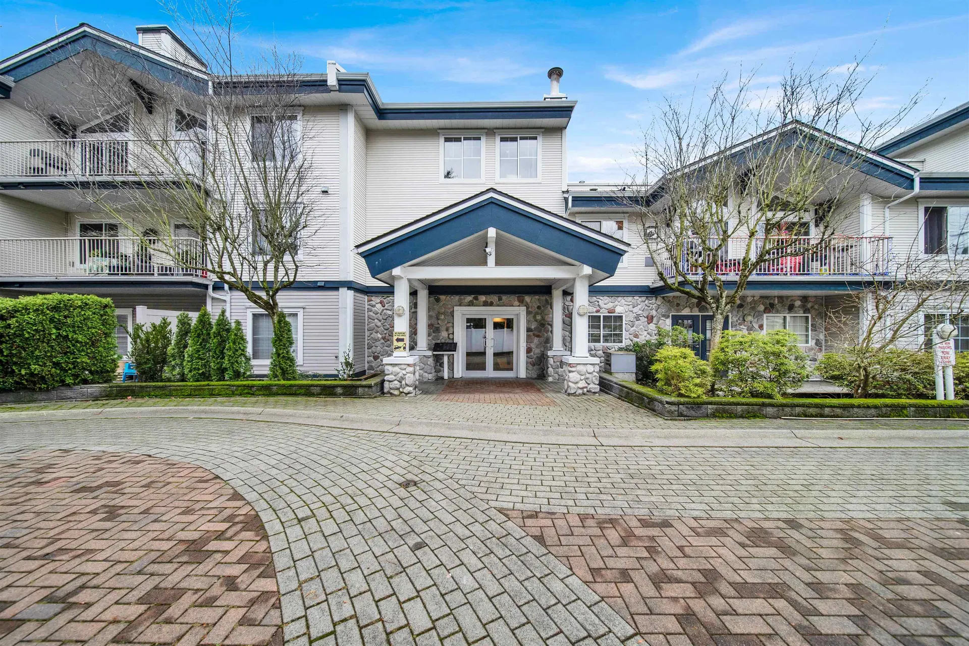 Photo 1 of 30 at #209 – 15298 20 Avenue