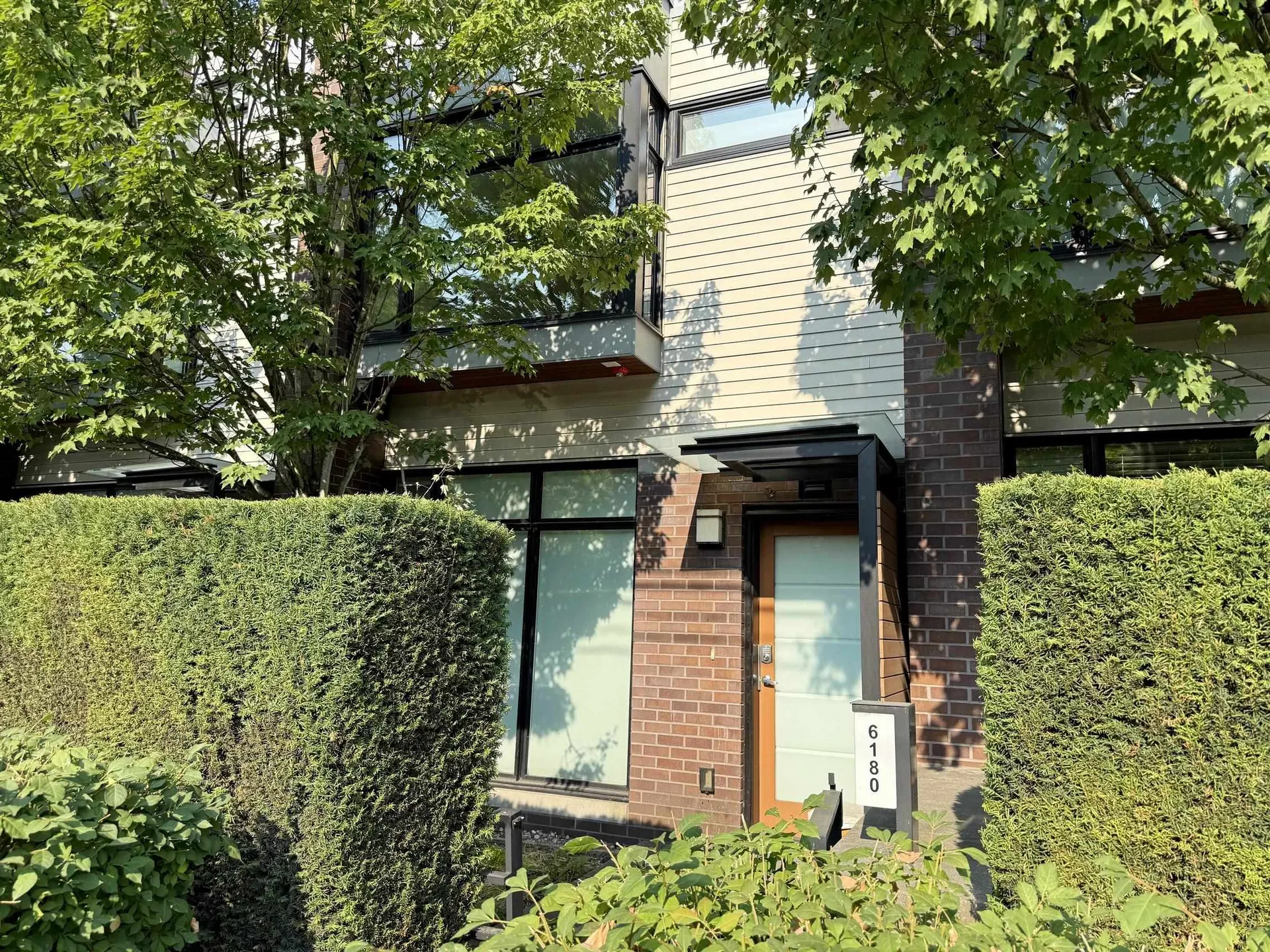 Photo 1 of 18 at 6180 Oak Street