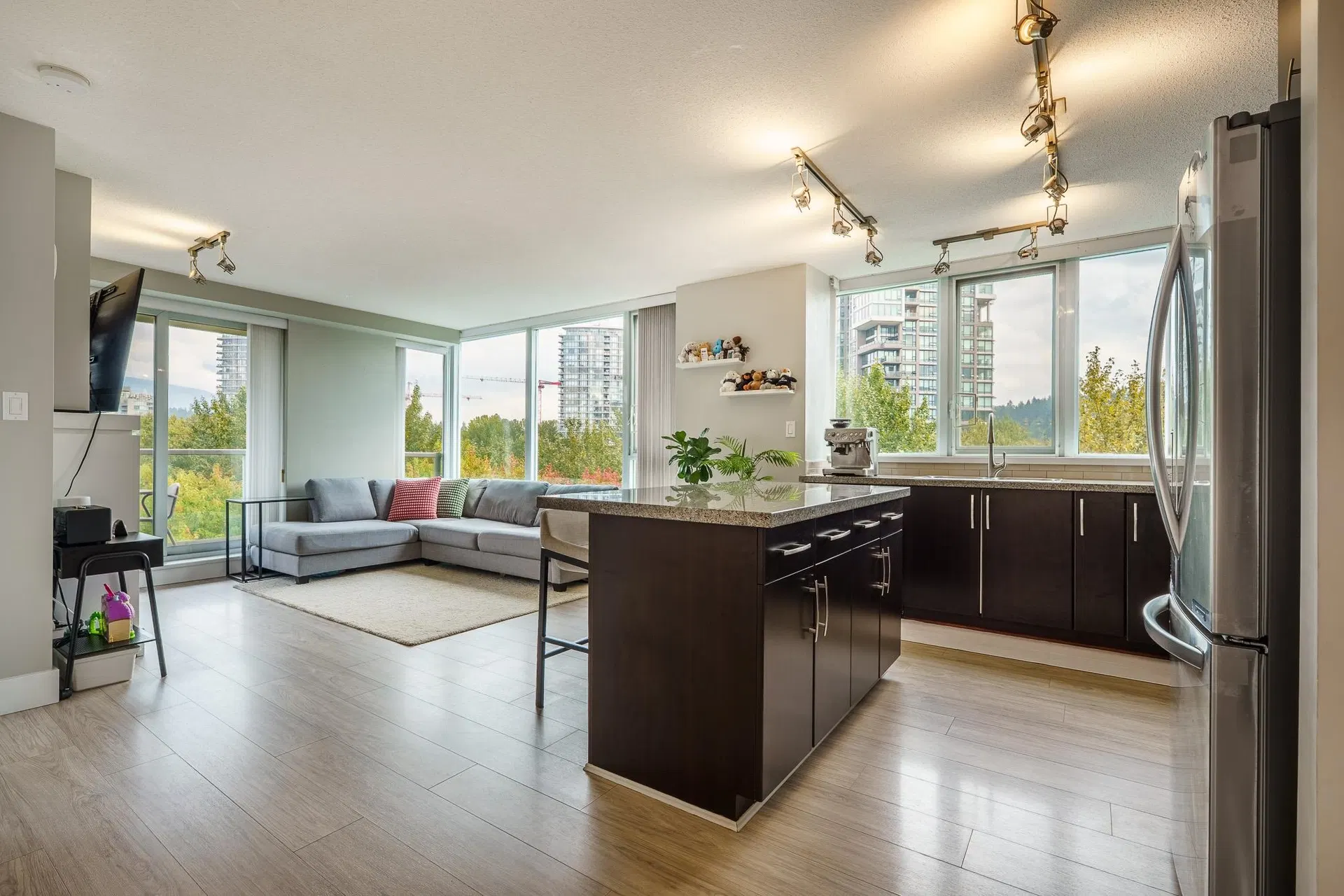 Photo 2 of 37 at #1208 – 660 Nootka Way