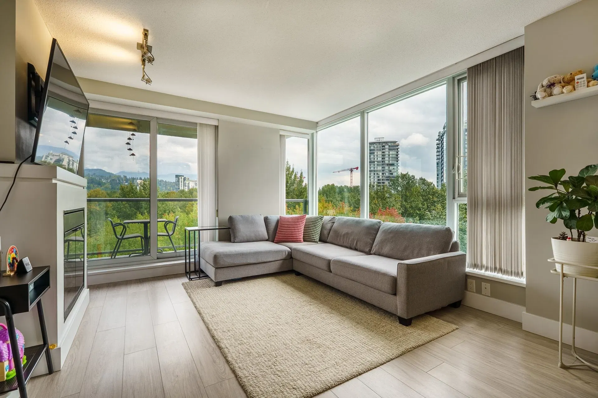 Photo 3 of 37 at #1208 – 660 Nootka Way