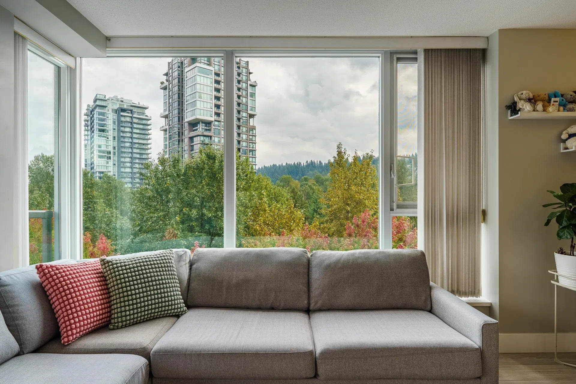 Photo 5 of 37 at #1208 – 660 Nootka Way