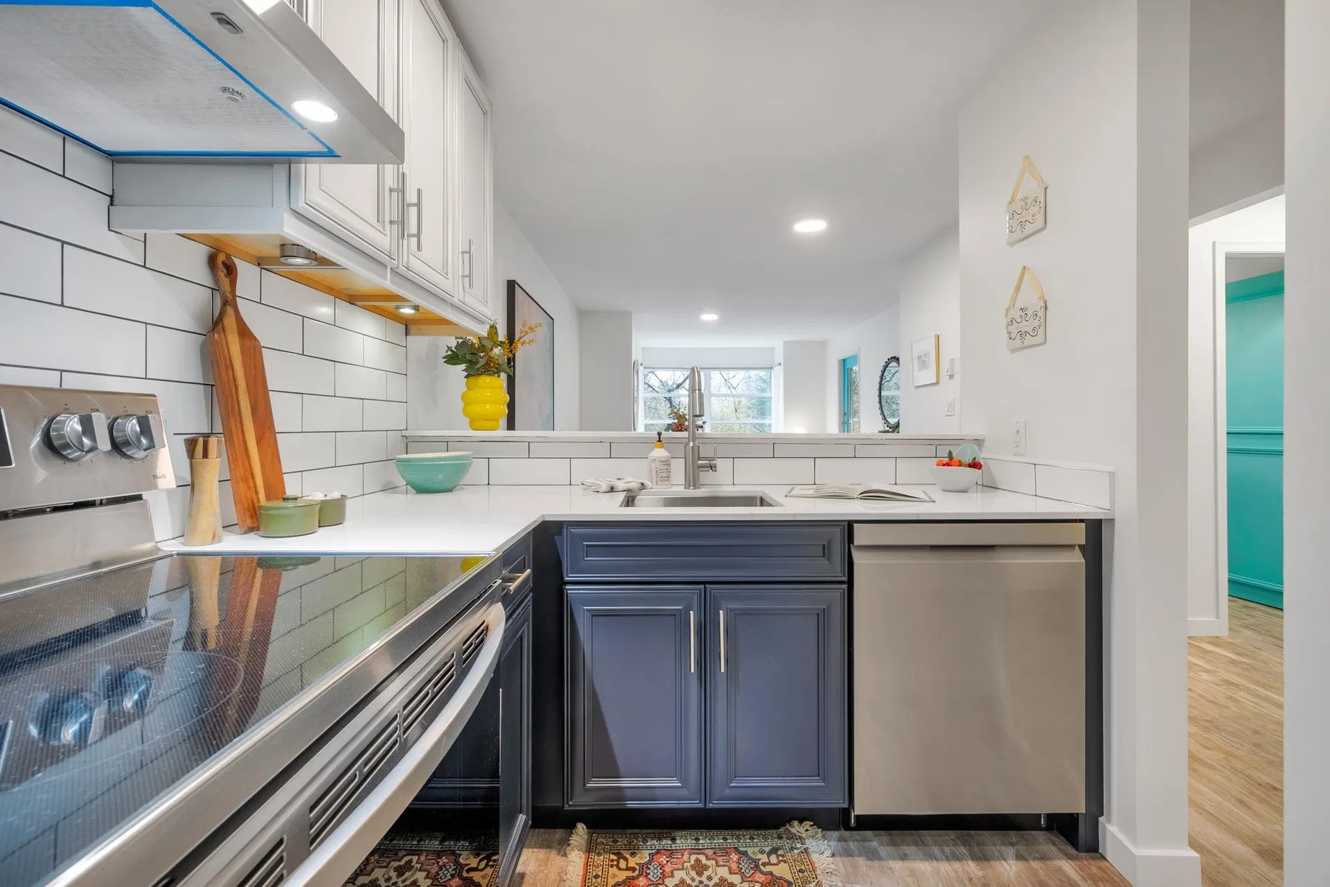 Photo 4 of 31 at #206 – 1399 Barclay Street