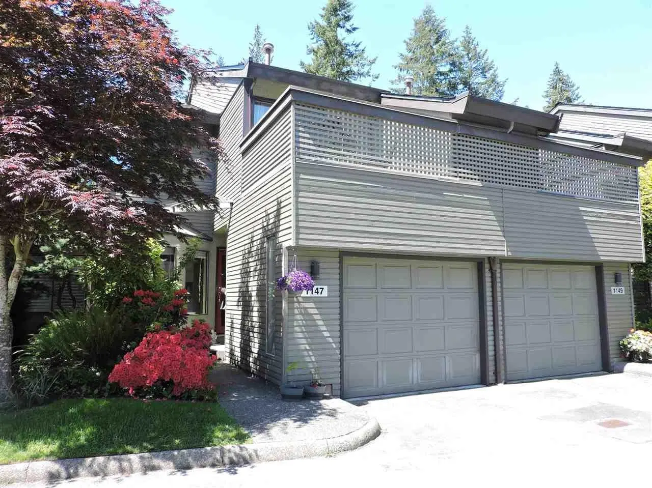 Photo 1 of 25 at 1147 Montroyal Boulevard