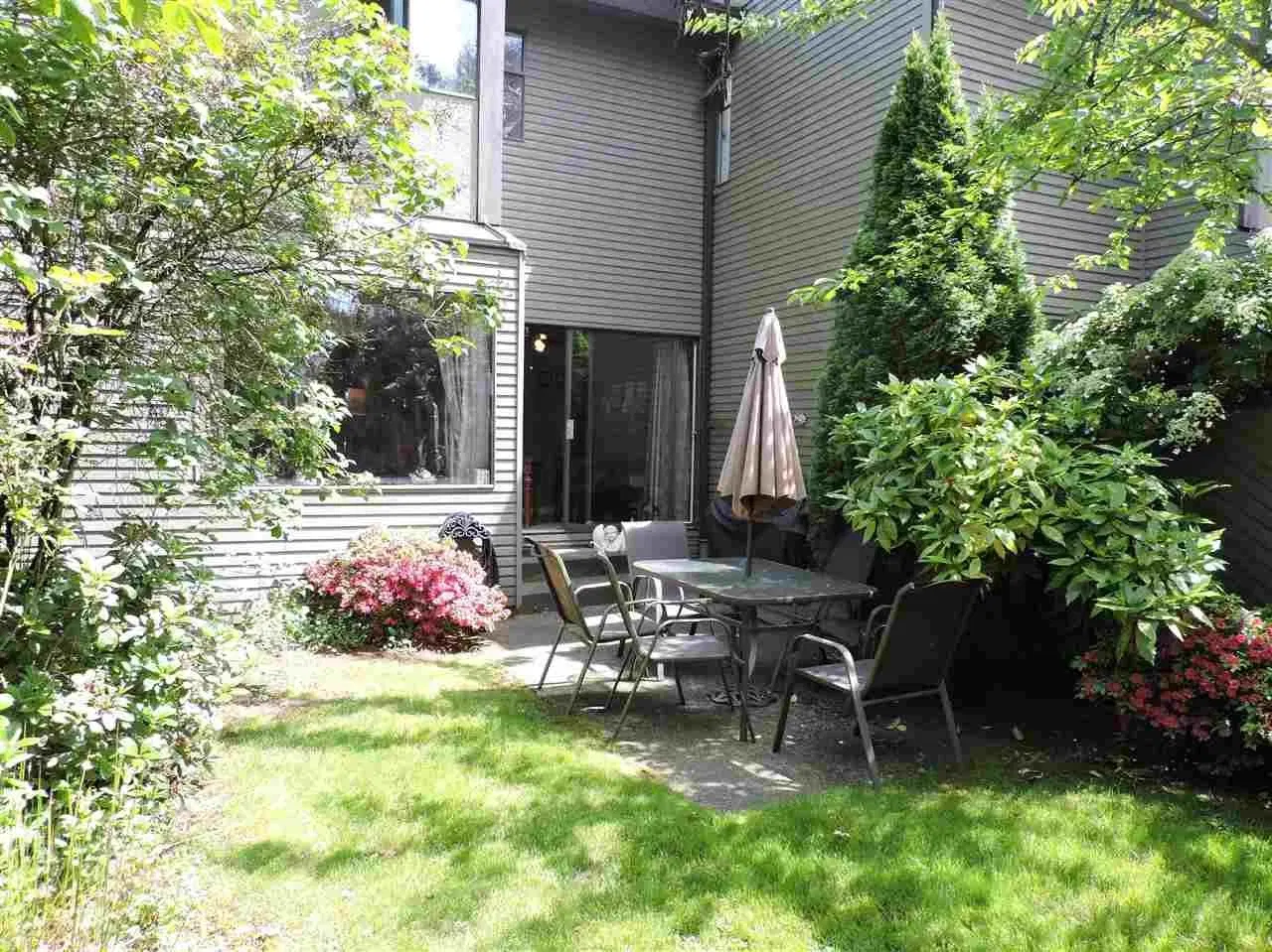 Photo 2 of 25 at 1147 Montroyal Boulevard