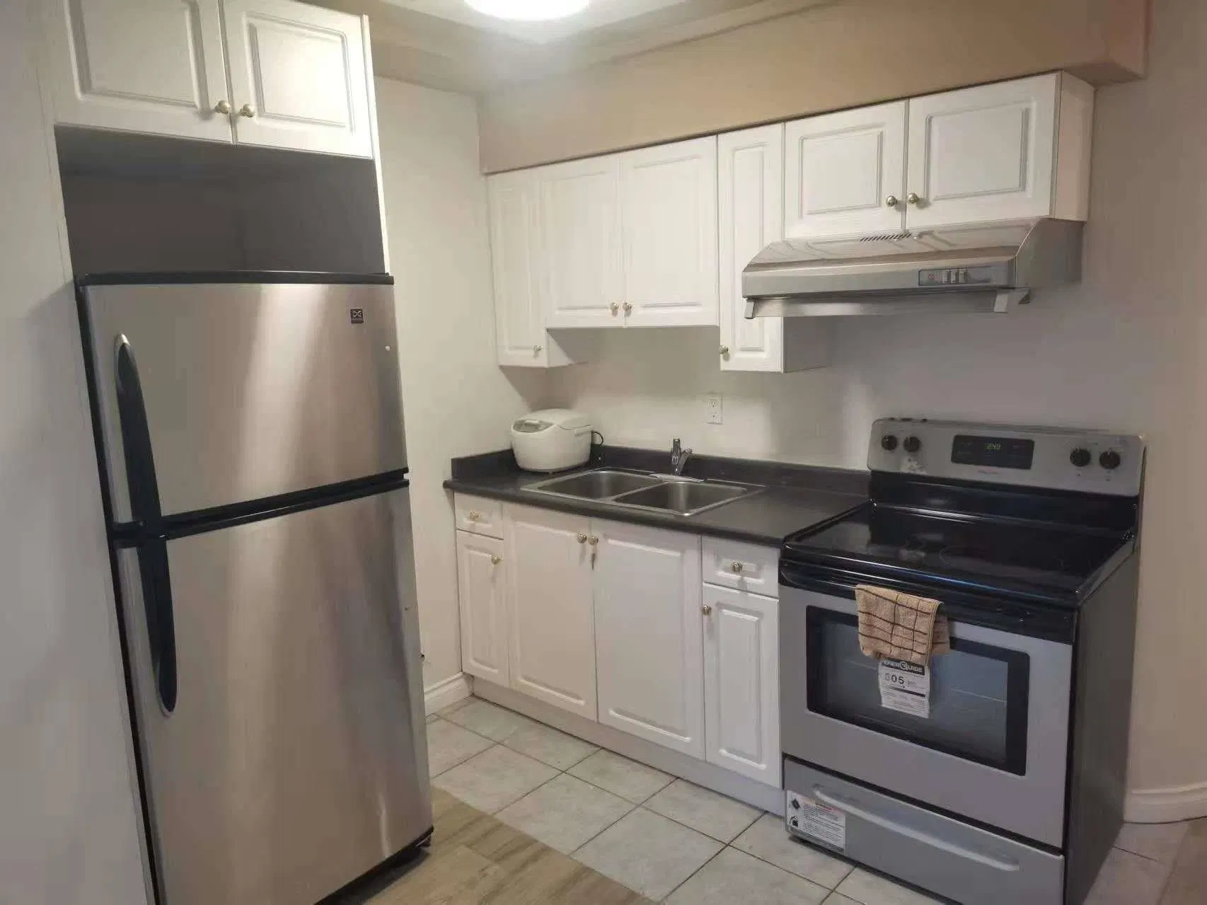 Photo 3 of 6 at 5227 Chesham Street