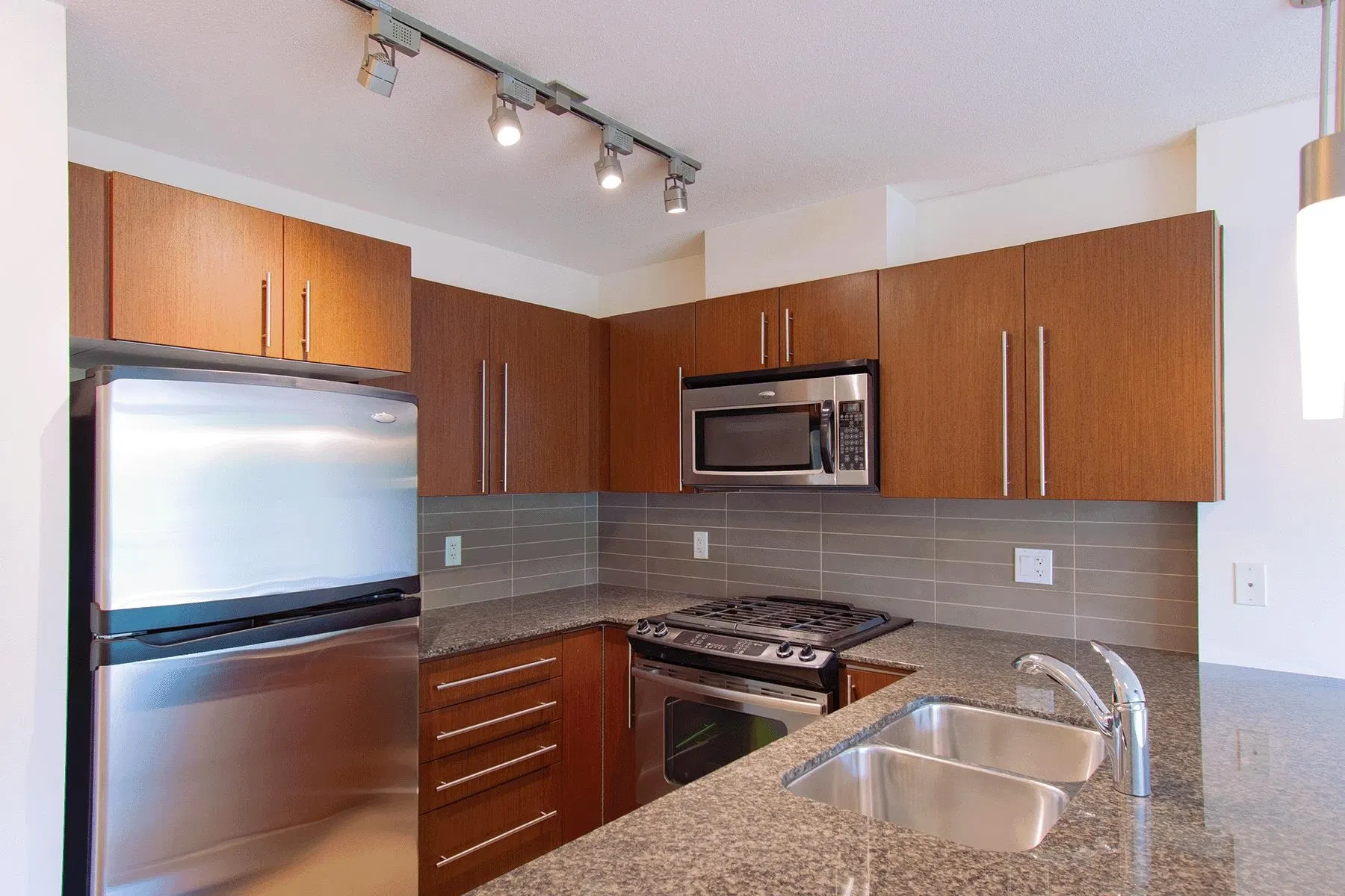 Photo 5 of 19 at #905 – 4888 Brentwood Drive