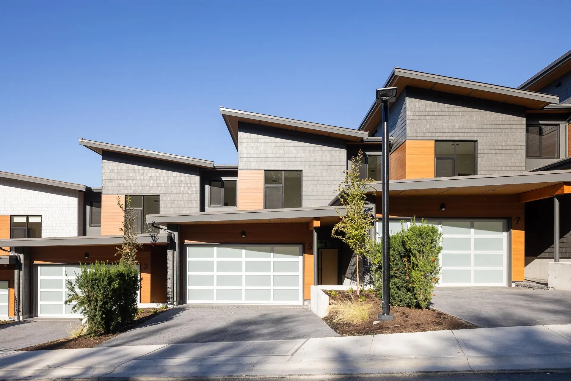 Photo 4 of 34 at #15 – 3407 Mamquam Road