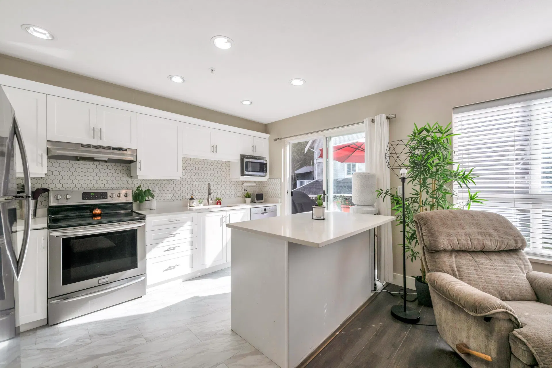Photo 5 of 40 at #75 – 8844 208 Street