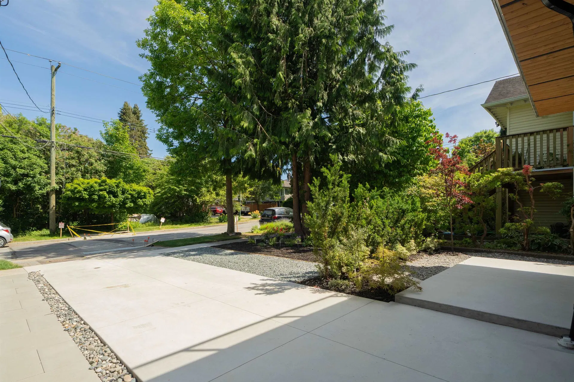 Photo 4 of 38 at #1 – 4161 Windsor Street