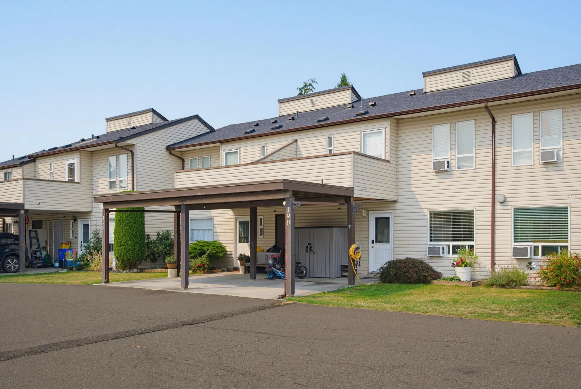 #190 – 2844 273 Street