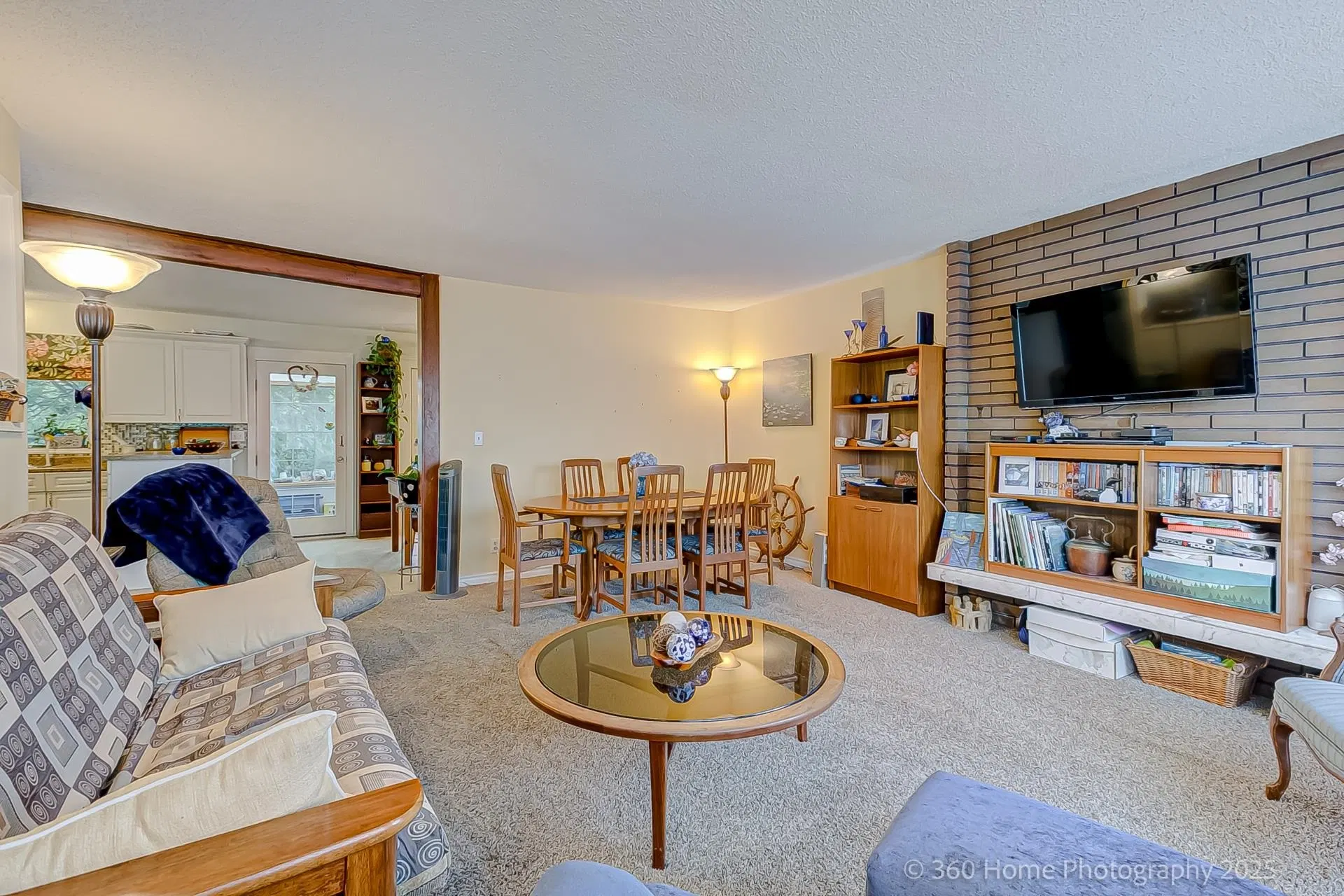Photo 3 of 27 at 4529 Savoy Street