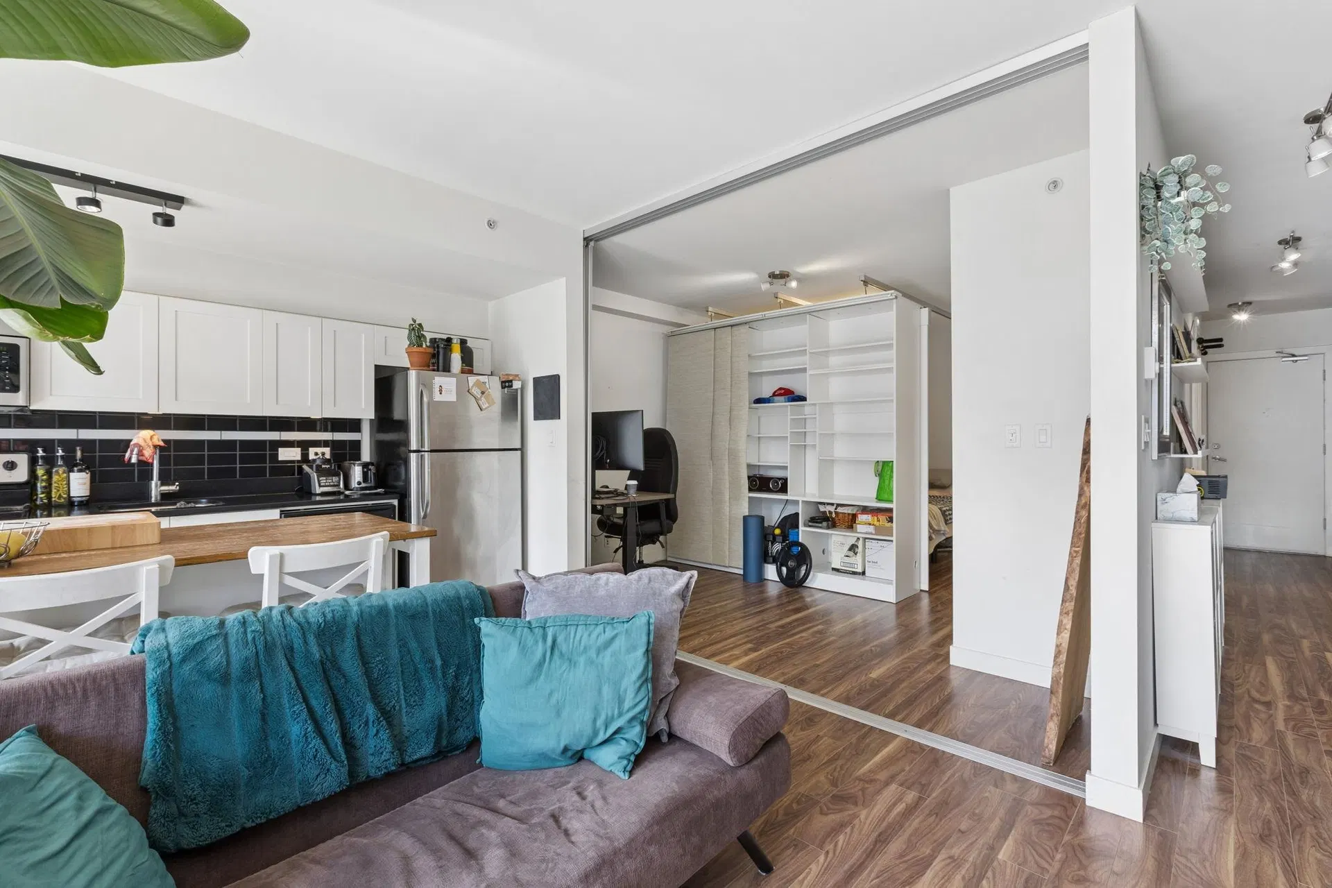 Photo 5 of 38 at #406 – 2511 Quebec Street