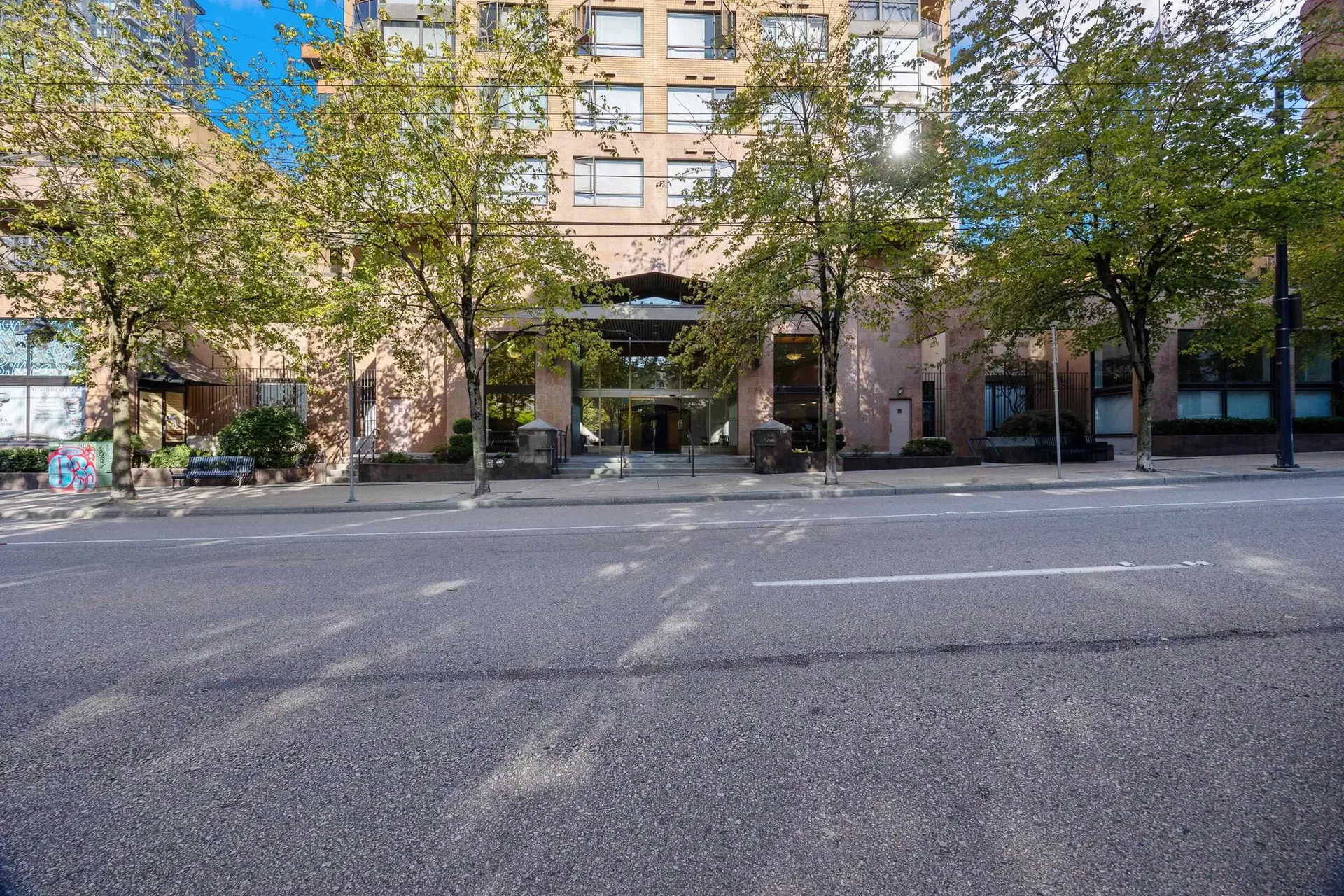 Photo 4 of 36 at #907 – 1189 Howe Street