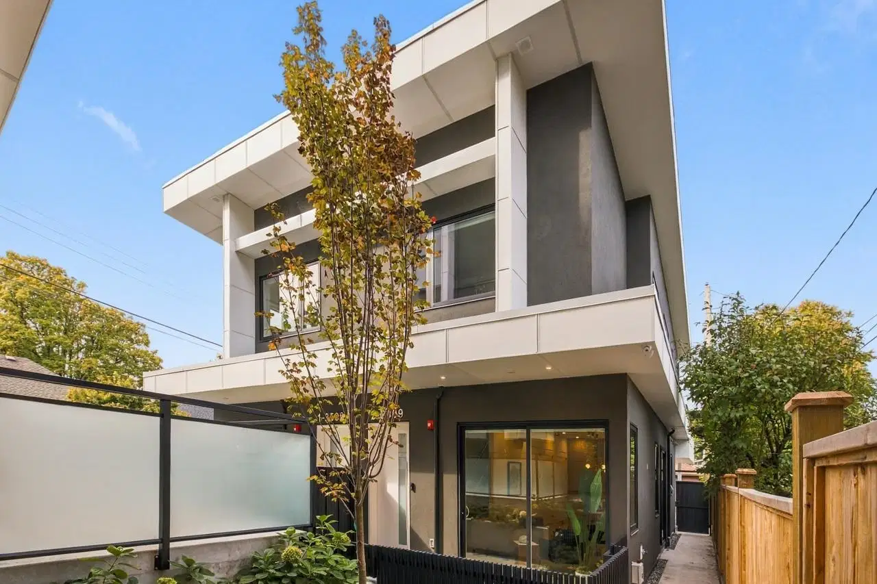 #2 – 2509 Kitchener Street