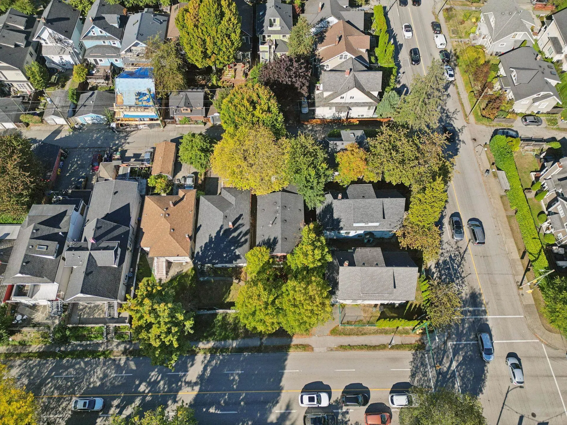 Photo 4 of 5 at 695 E 12th Avenue