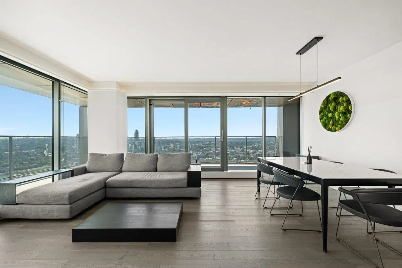 #3801 – 1480 Howe Street
