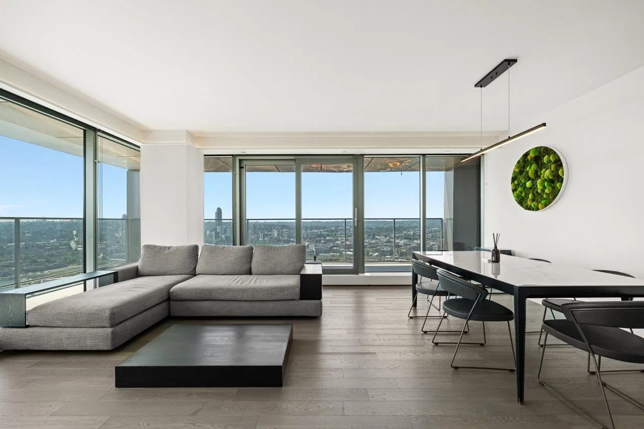 #3801 – 1480 Howe Street