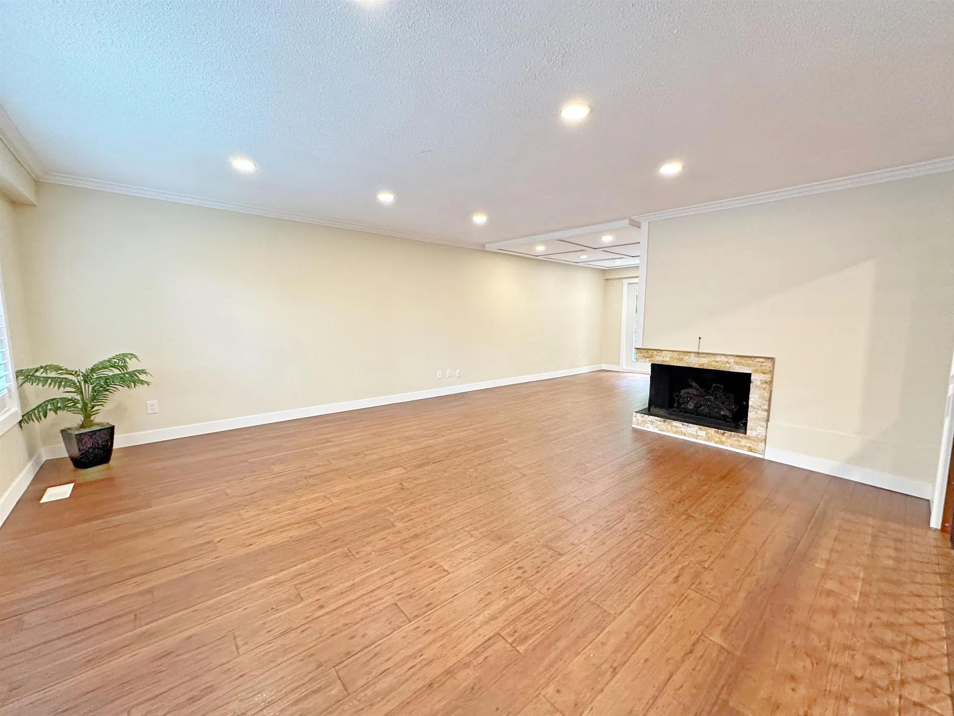 Photo 4 of 22 at 57 Glenmore Drive