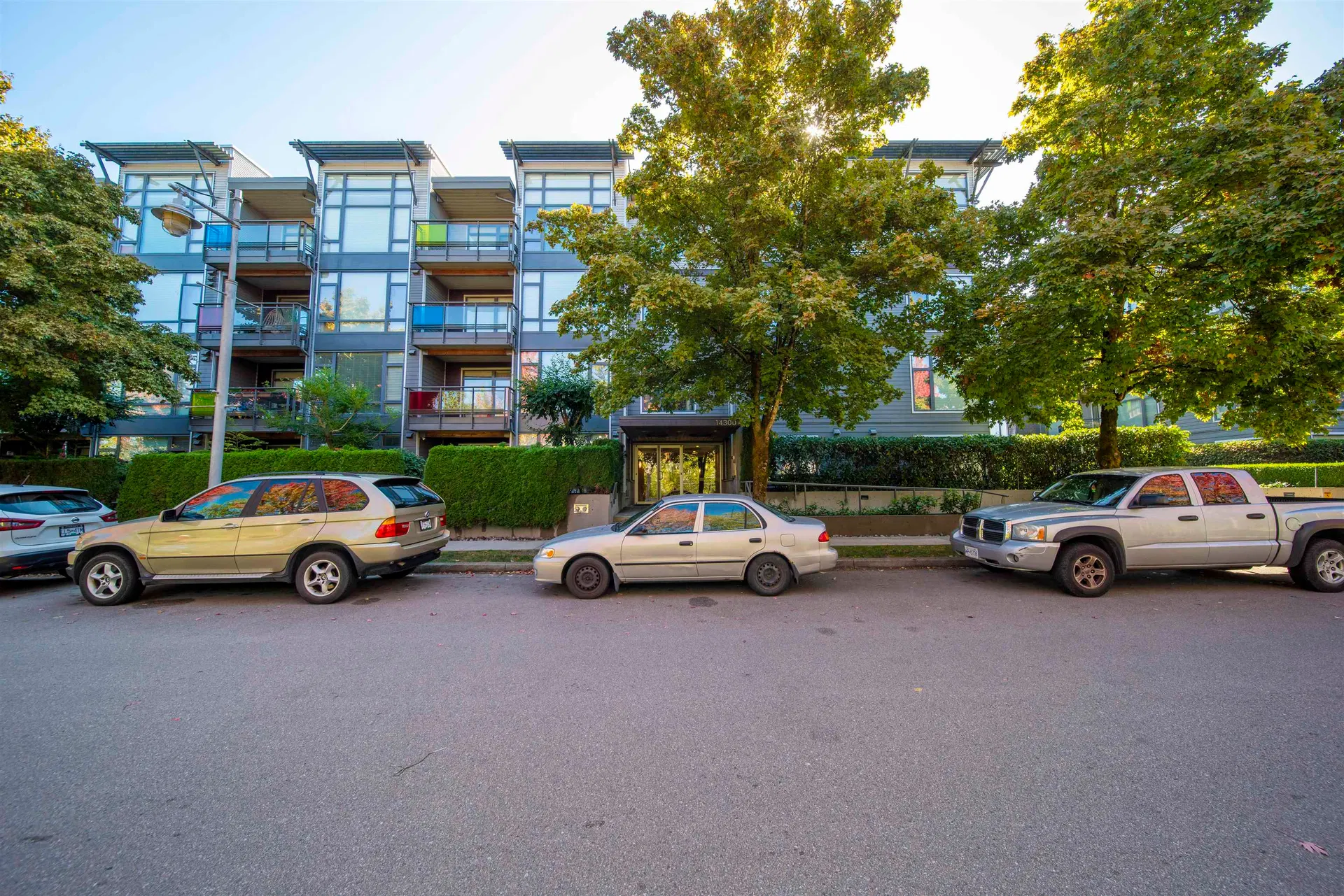 Photo 3 of 39 at #207 – 14300 Riverport Way