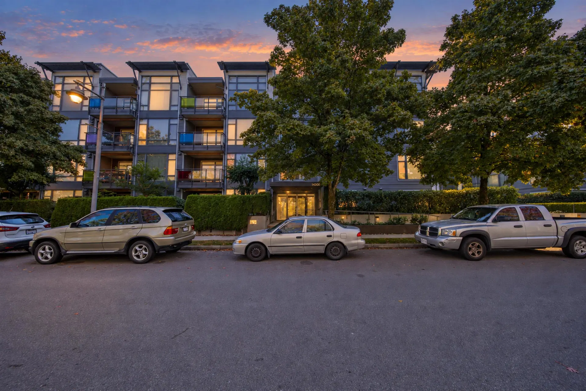 Photo 4 of 39 at #207 – 14300 Riverport Way