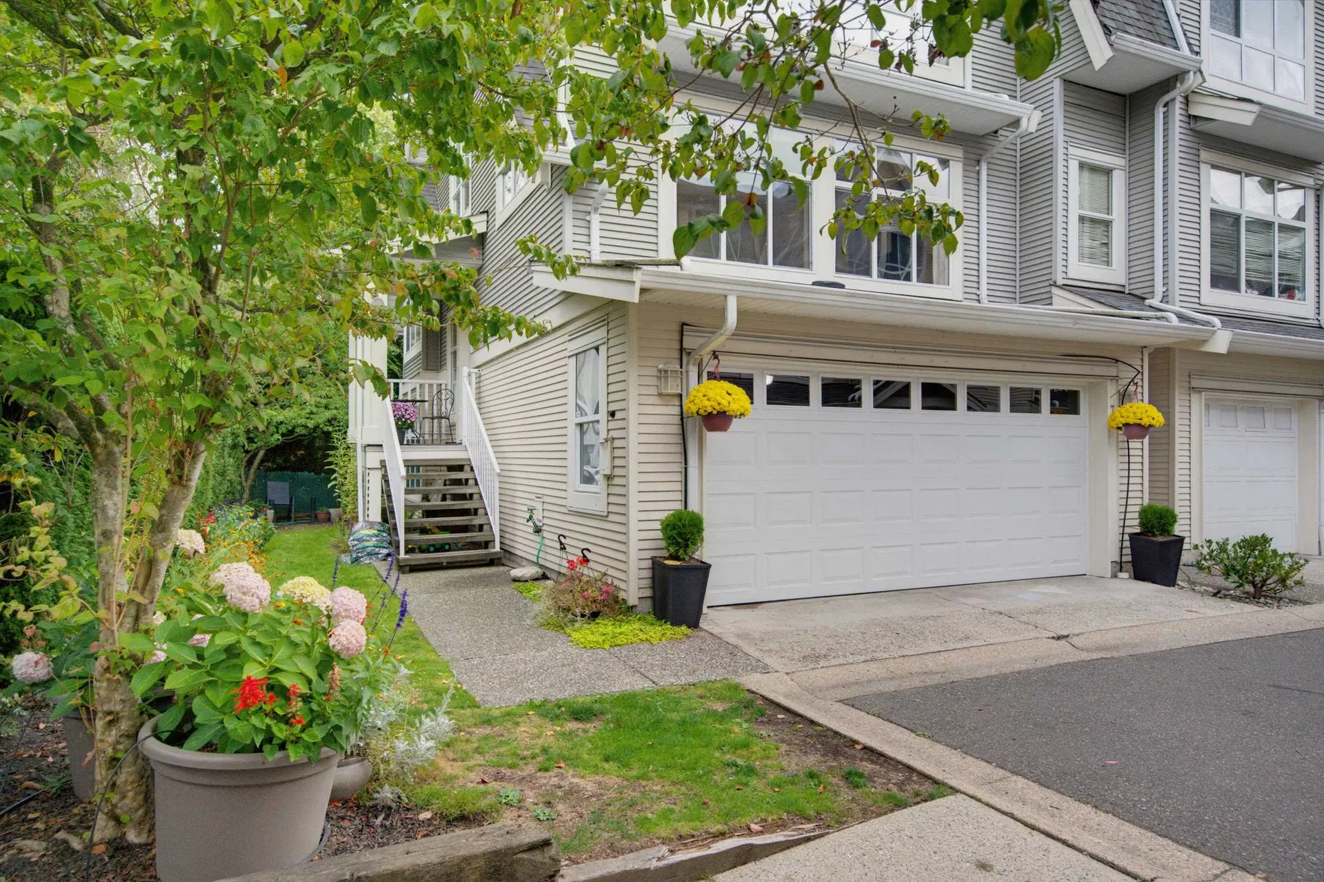 Photo 3 of 38 at #72 – 6450 199 Street