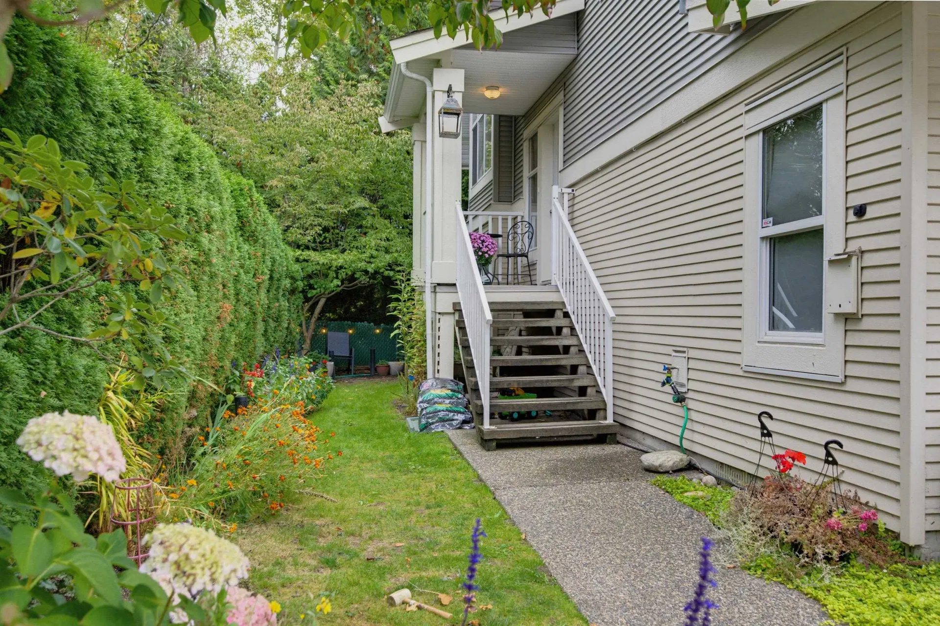 Photo 4 of 38 at #72 – 6450 199 Street