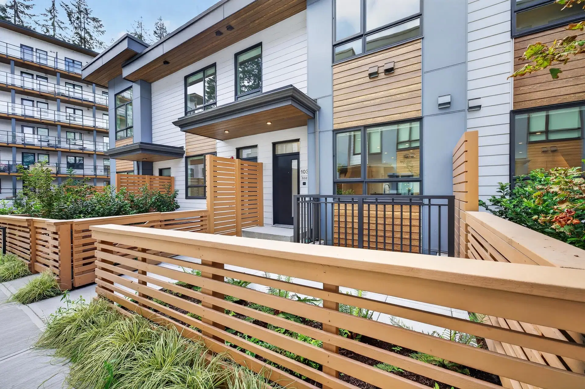 #103 – 932 Lytton Street