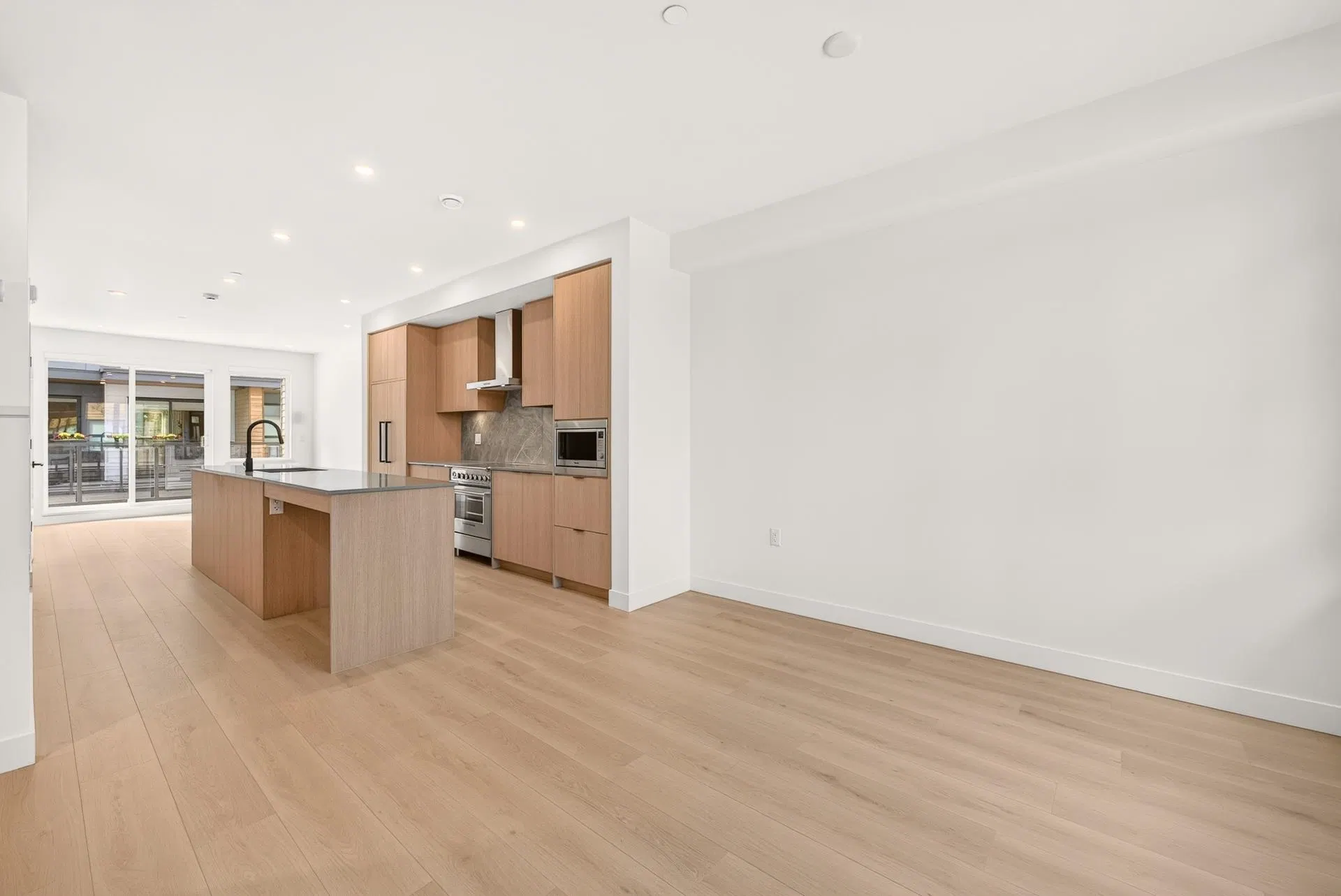 Photo 3 of 22 at #103 – 932 Lytton Street