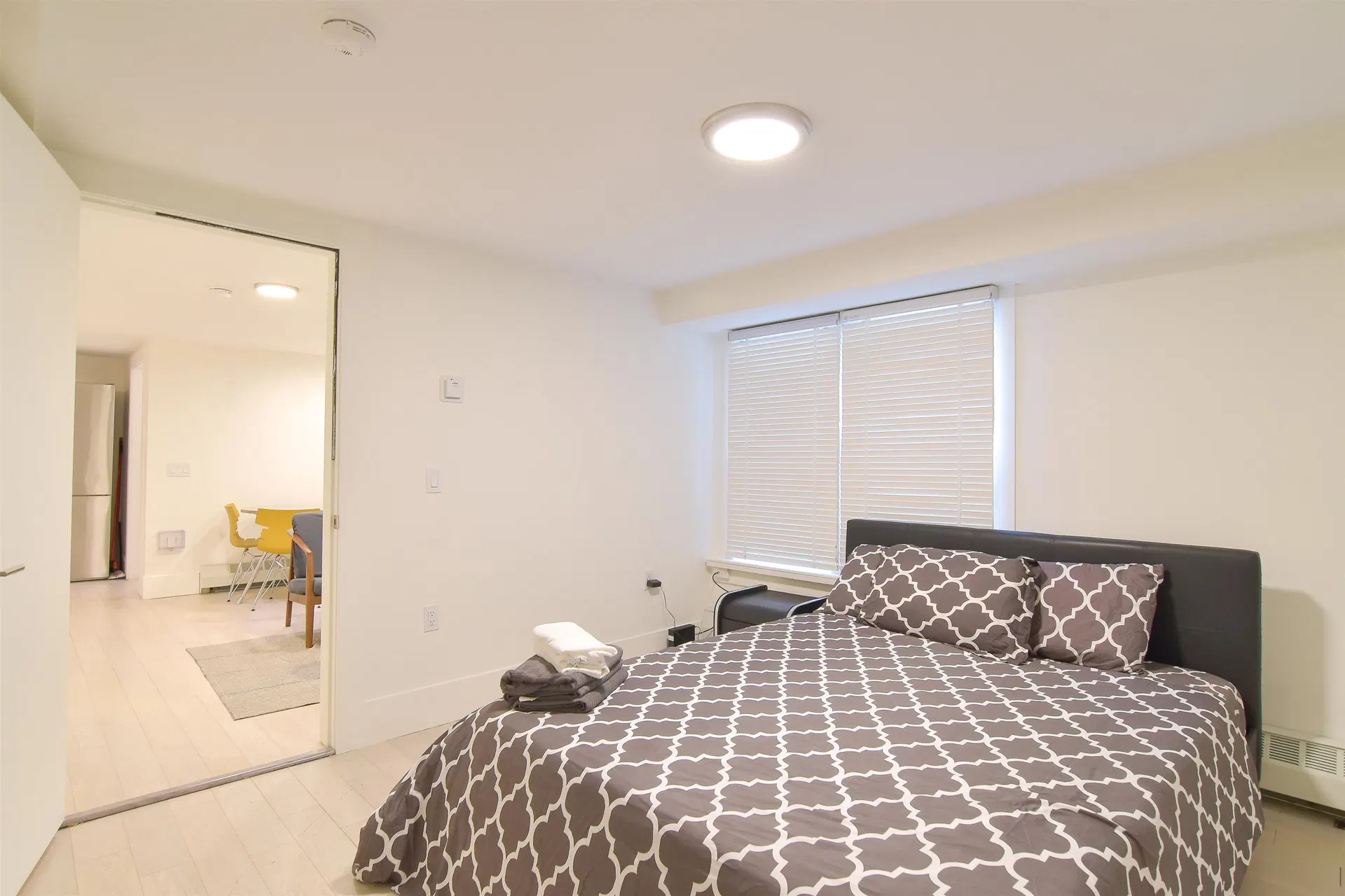 Photo 4 of 15 at #002 – 1425 Haro Street
