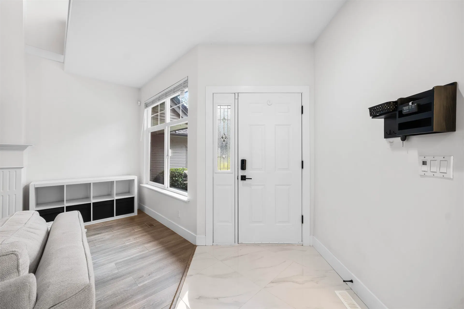 Photo 3 of 40 at 5814 122 Street