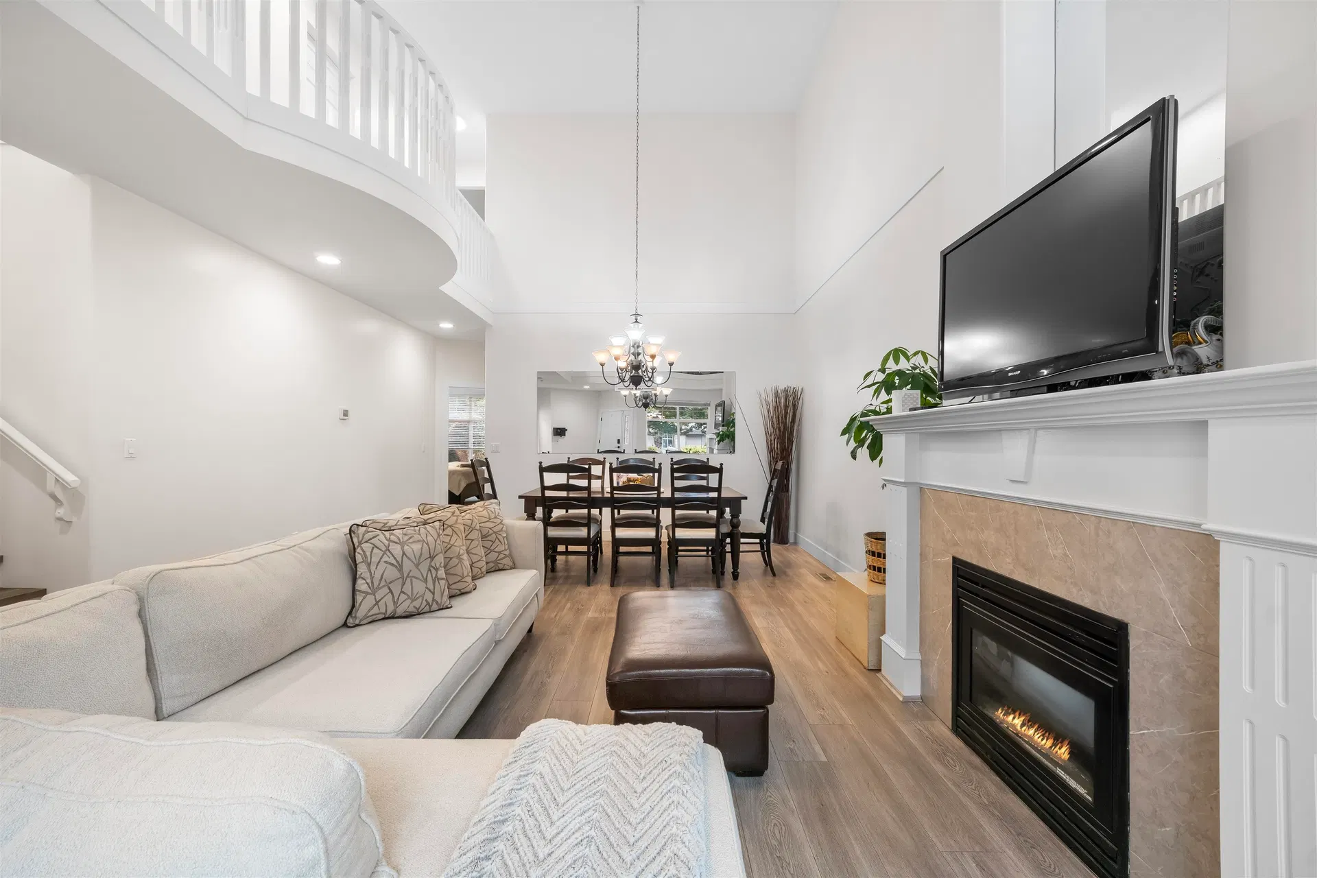 Photo 5 of 40 at 5814 122 Street