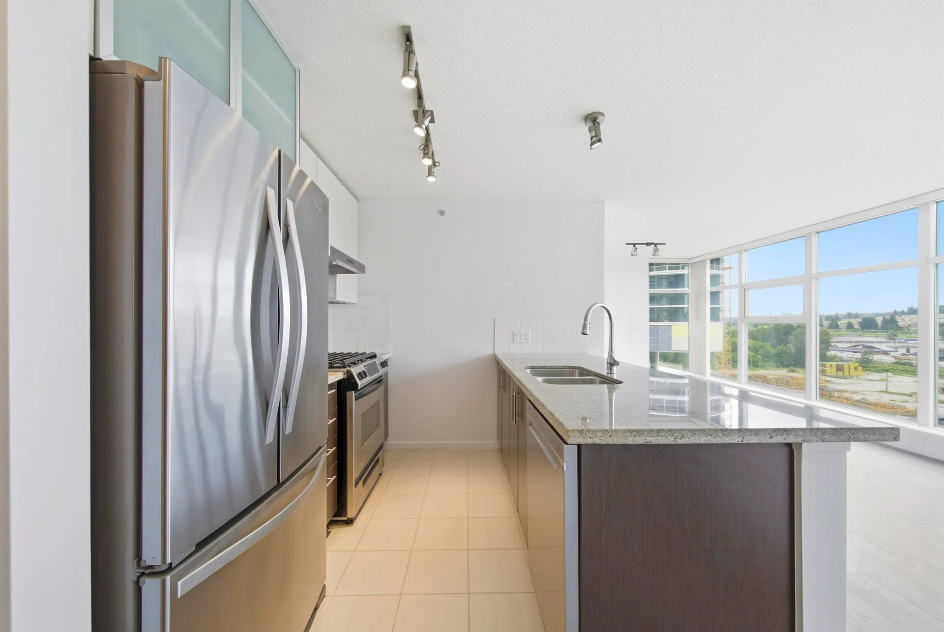 #1006 – 2289 Yukon Crescent