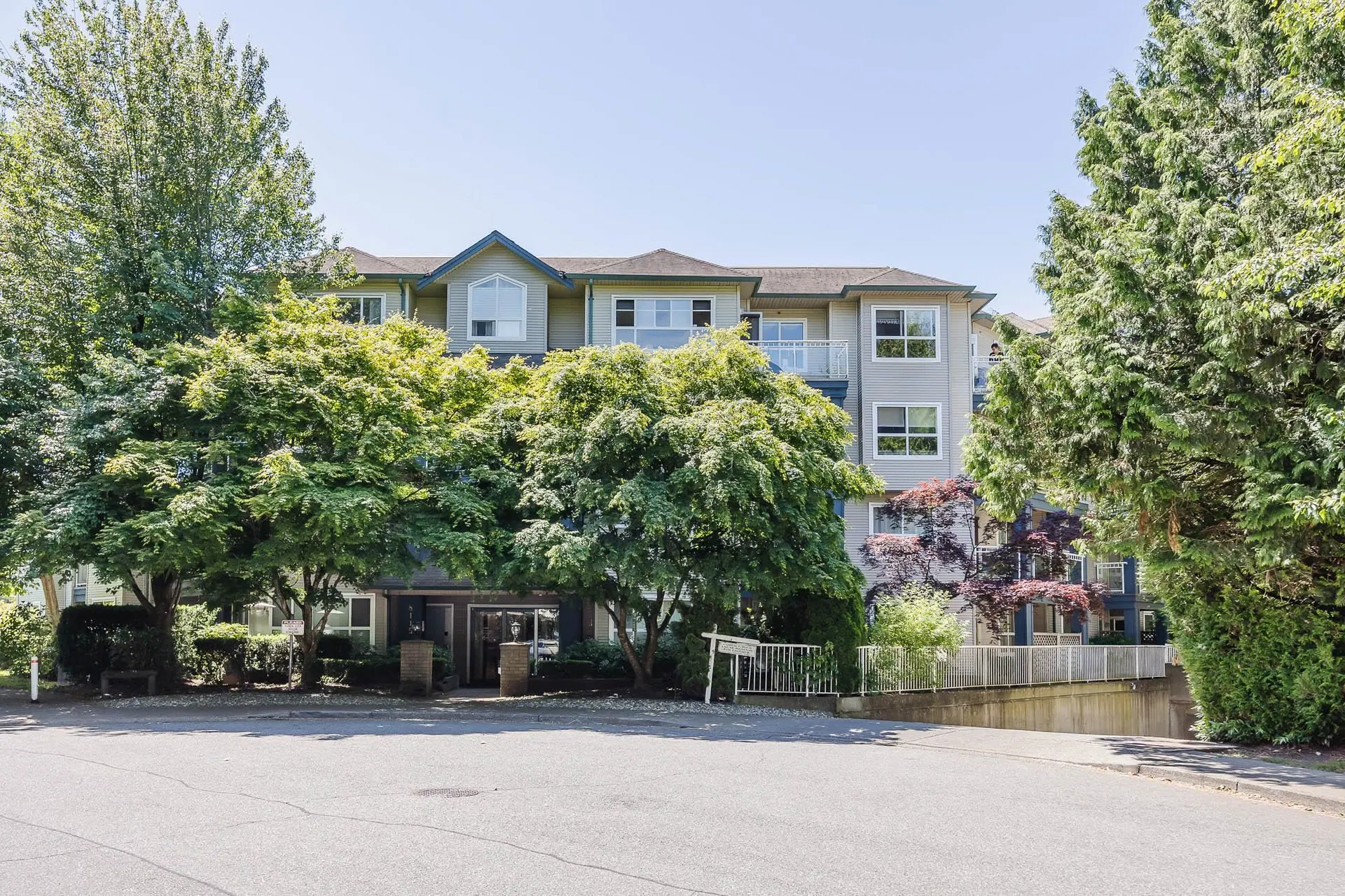 Photo 3 of 28 at #407 – 8115 121a Street