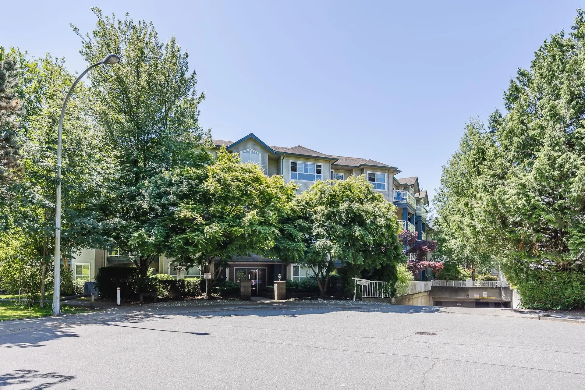 Photo 4 of 28 at #407 – 8115 121a Street