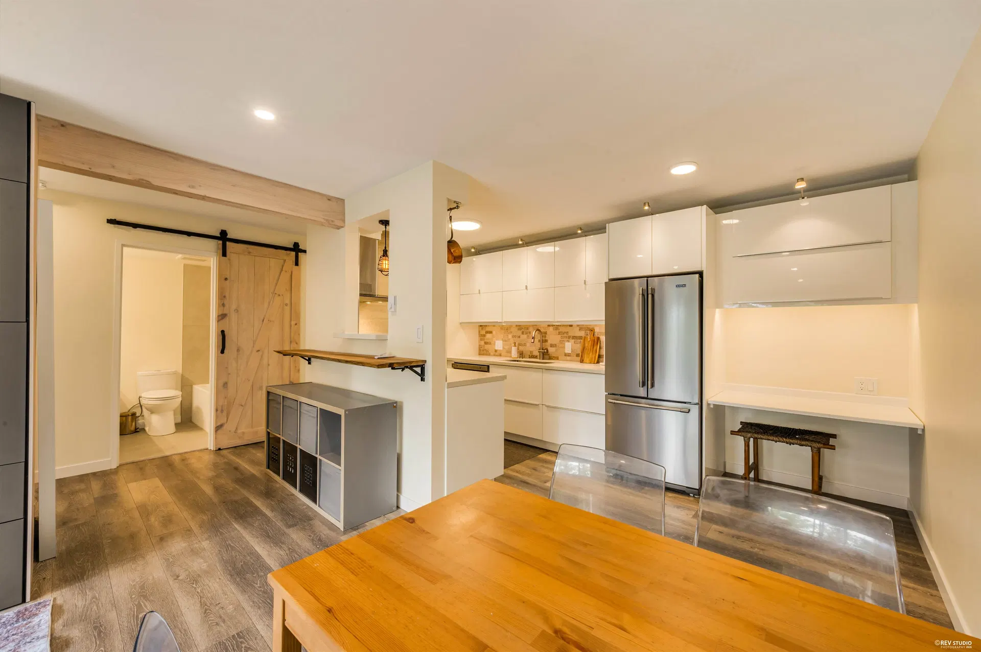 Photo 4 of 30 at #310 – 428 Agnes Street